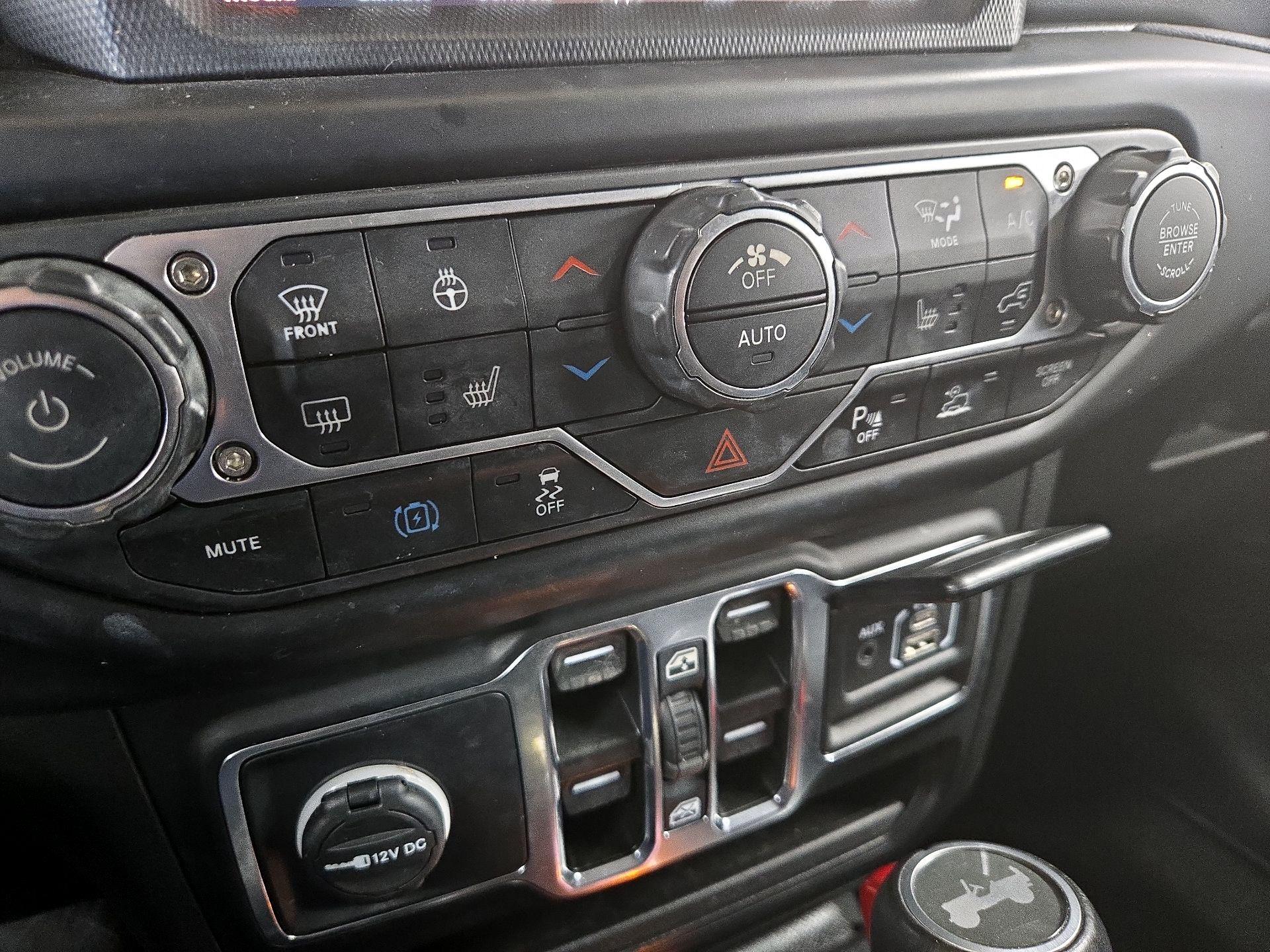 Thumbnail: 2022 Jeep Wrangler - 17