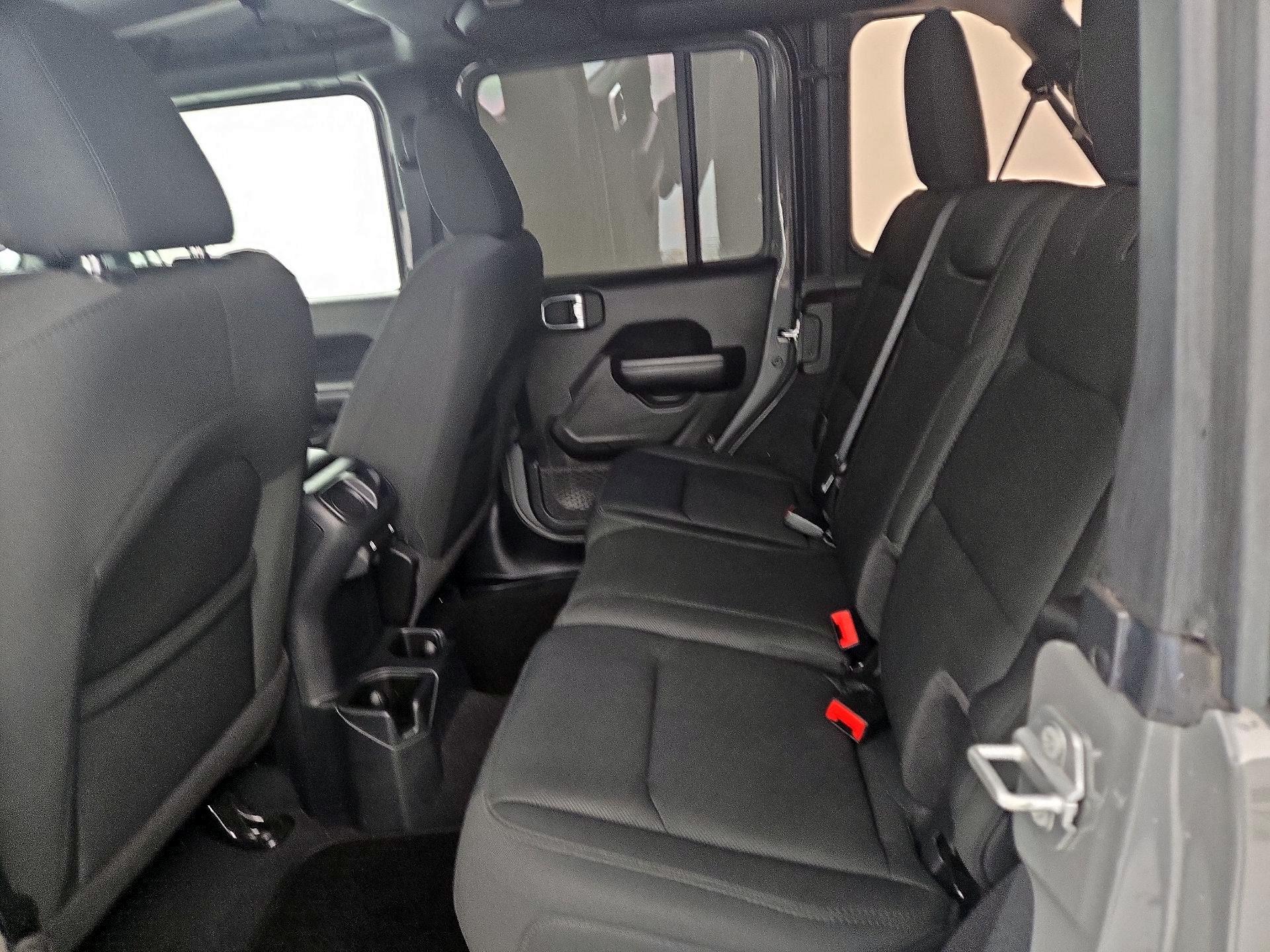 Thumbnail: 2021 Jeep Wrangler - 18