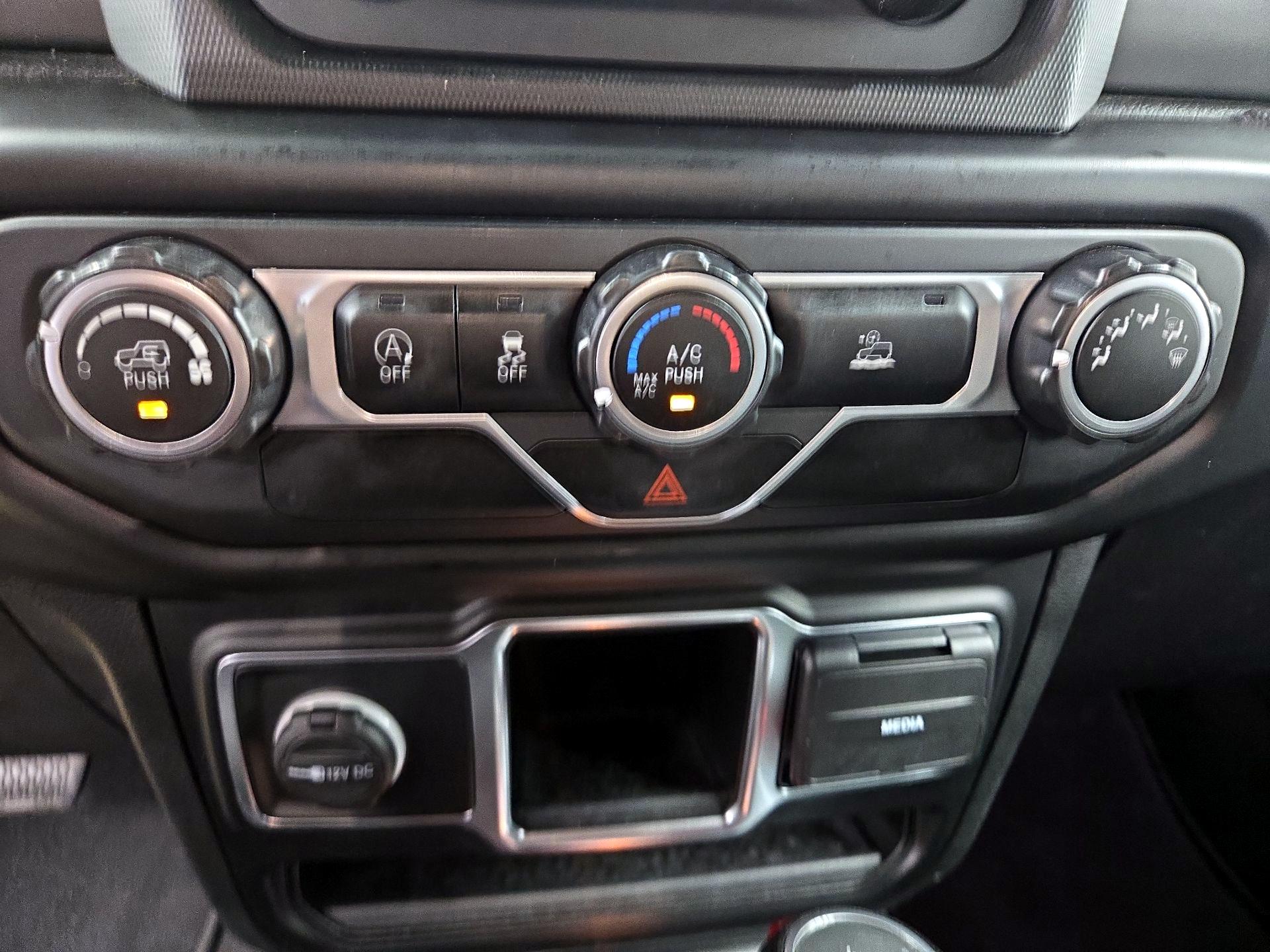 Thumbnail: 2021 Jeep Wrangler - 15
