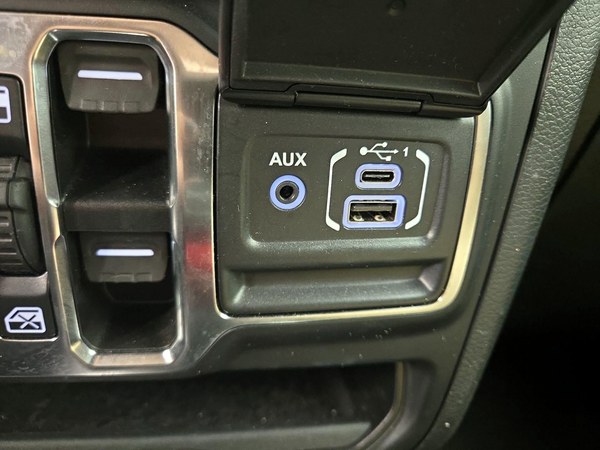 Thumbnail: 2021 Jeep Wrangler - 18