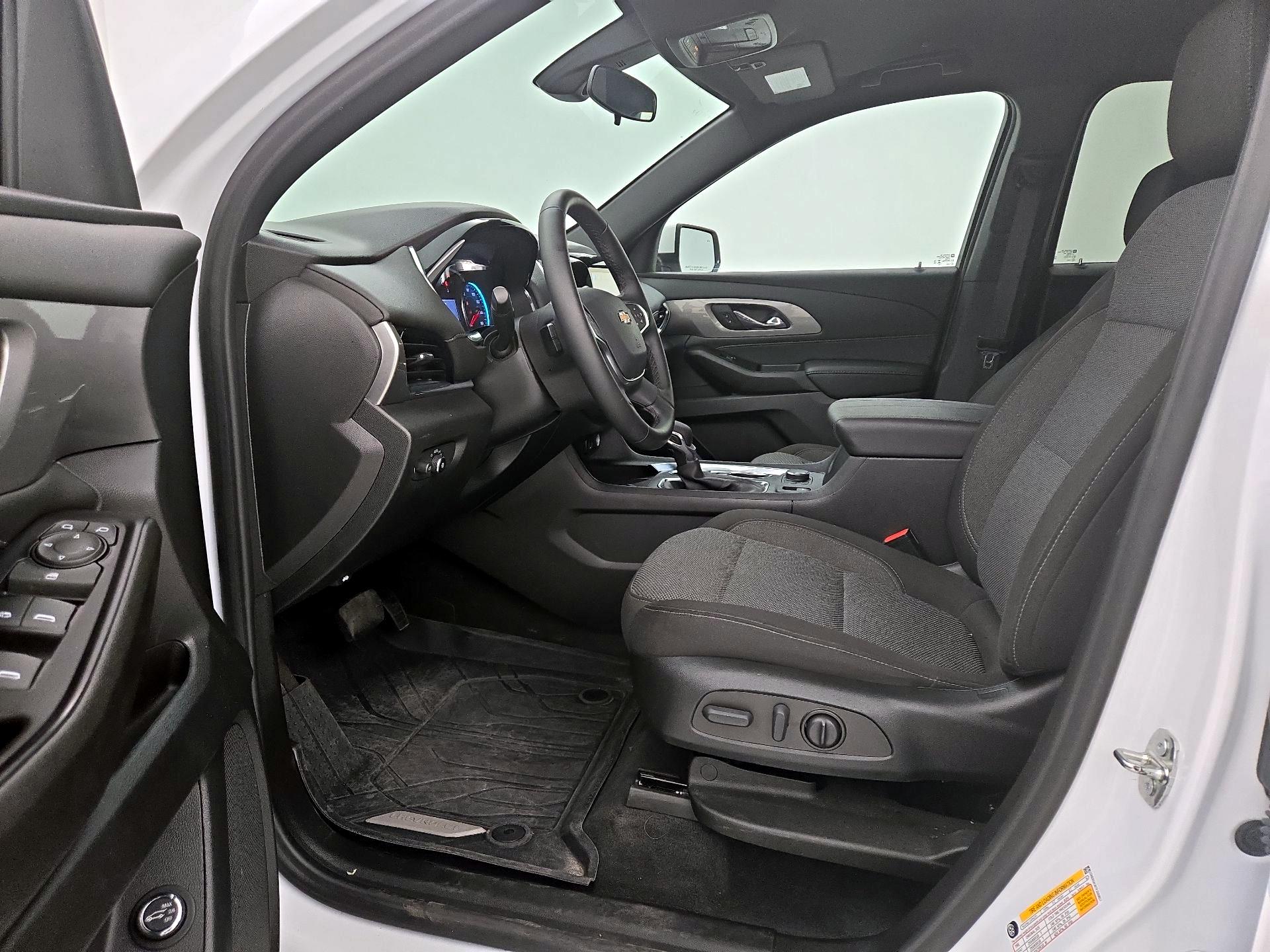 Thumbnail: 2023 Chevrolet Traverse - 11