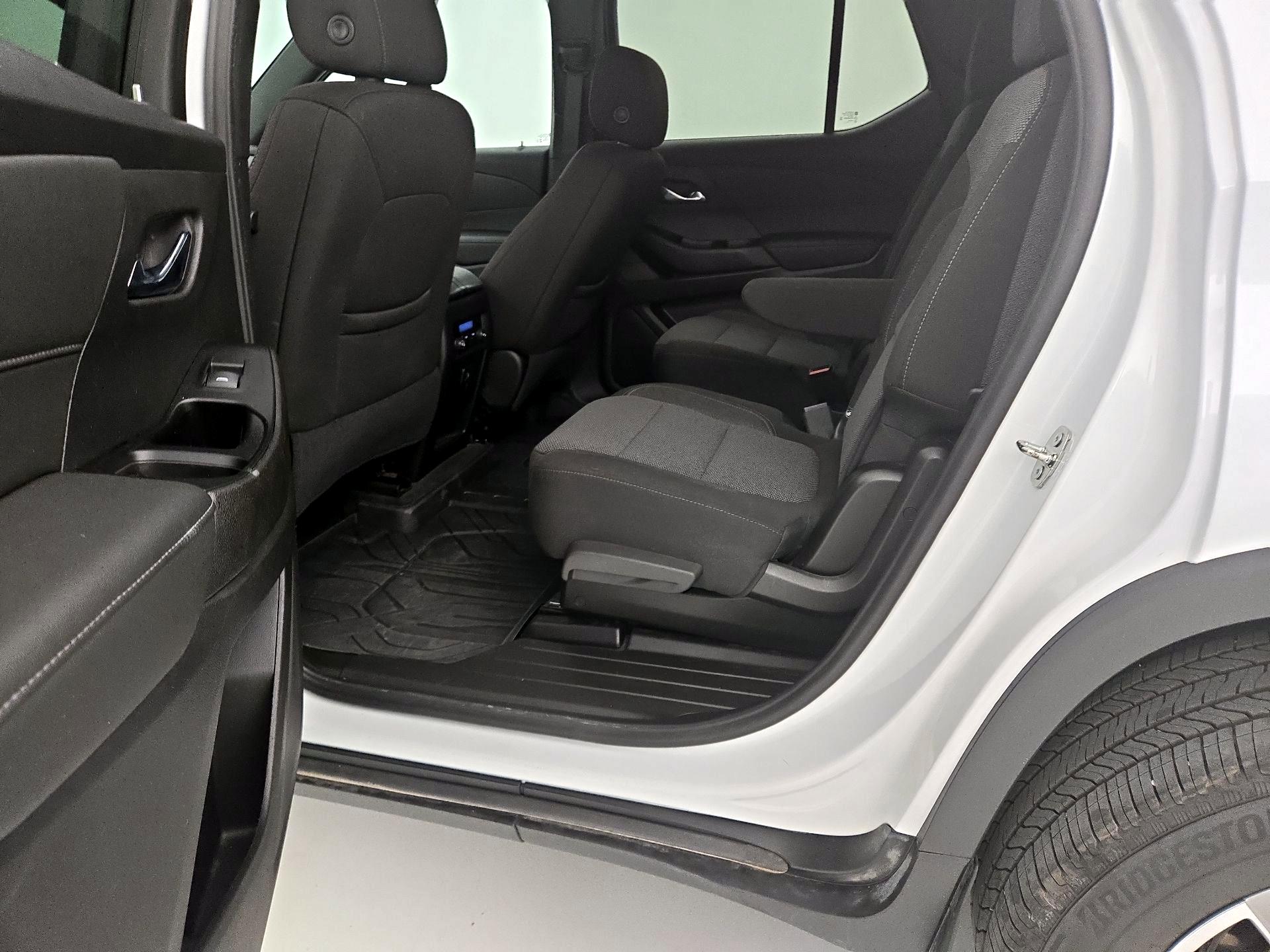 Thumbnail: 2023 Chevrolet Traverse - 19