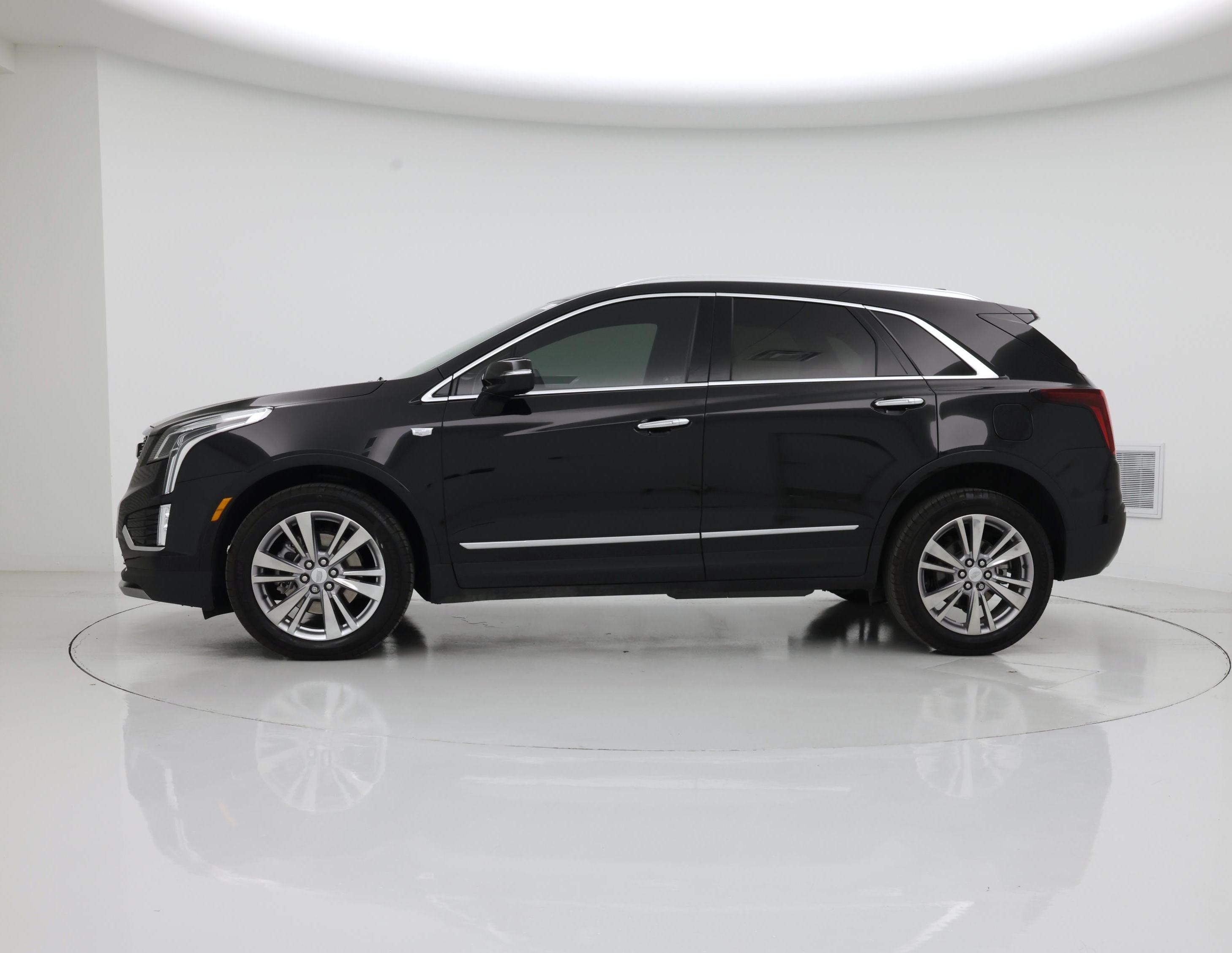 Thumbnail: 2024 Cadillac XT5 - 3