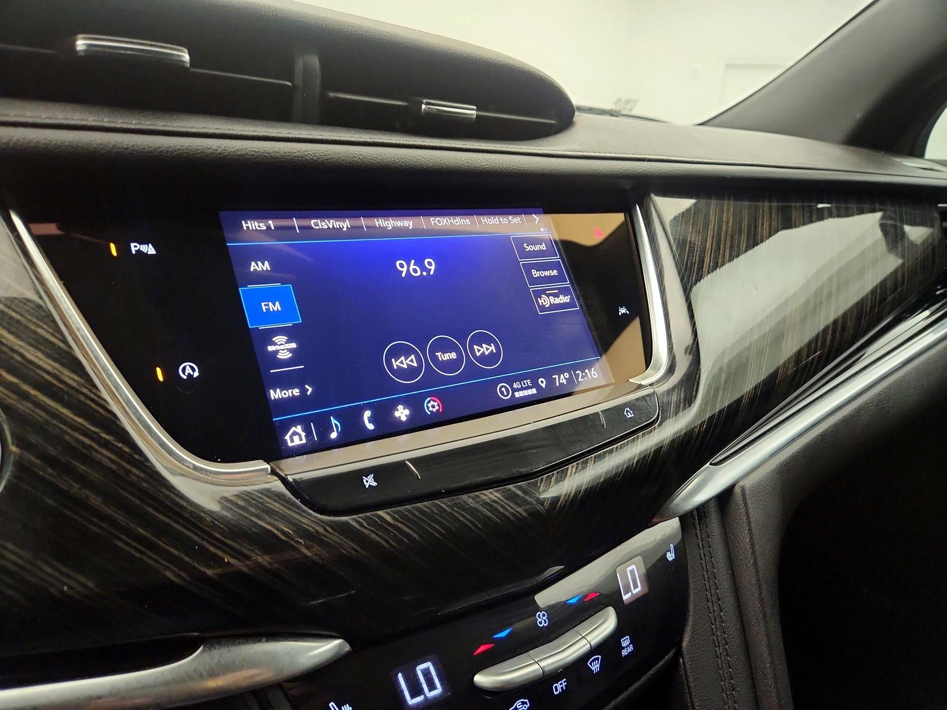 Thumbnail: 2022 Cadillac XT6 - 11