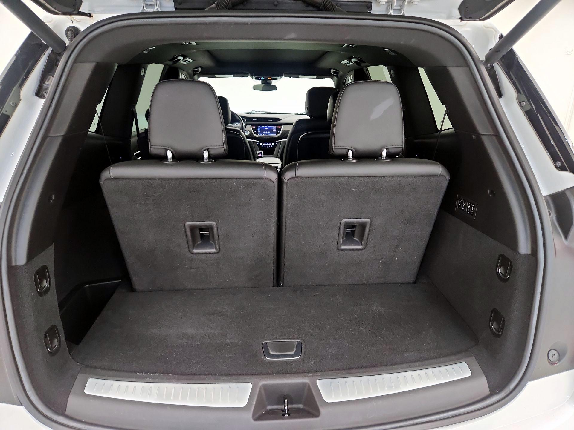 Thumbnail: 2022 Cadillac XT6 - 14