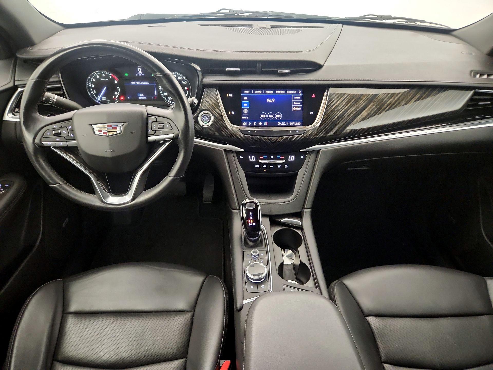 Thumbnail: 2022 Cadillac XT6 - 8