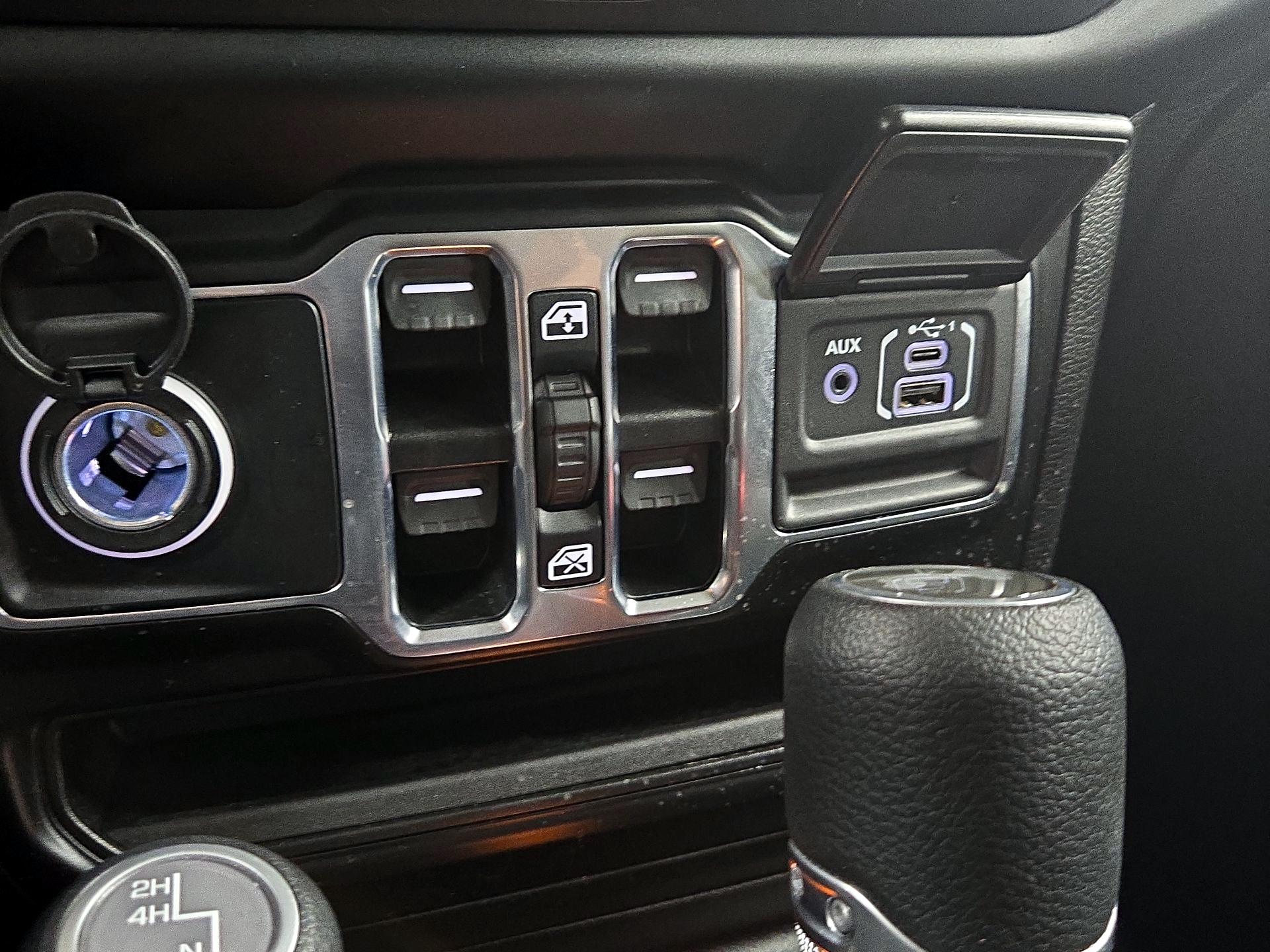 Thumbnail: 2021 Jeep Wrangler - 18