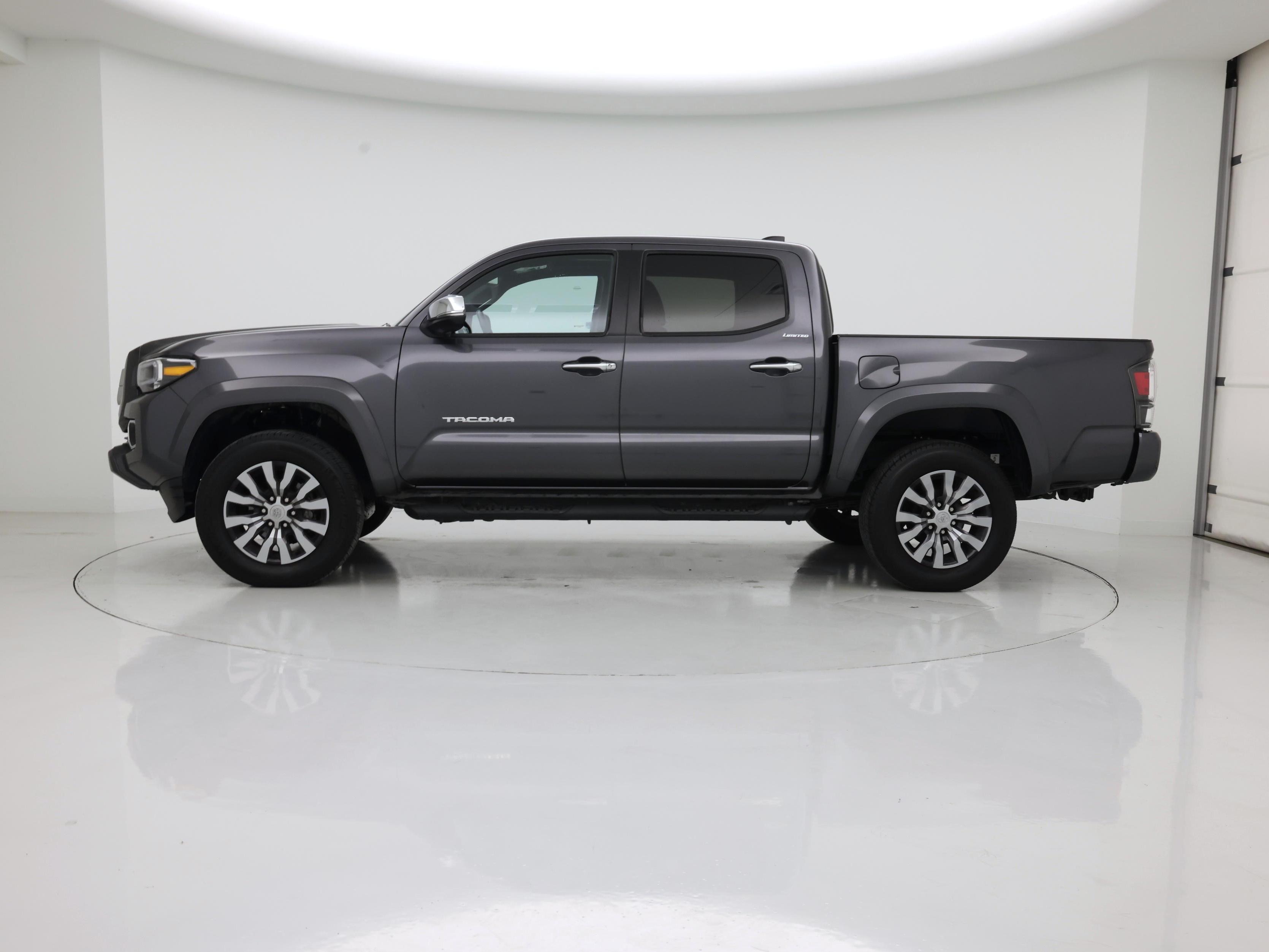 Thumbnail: 2023 Toyota Tacoma - 3