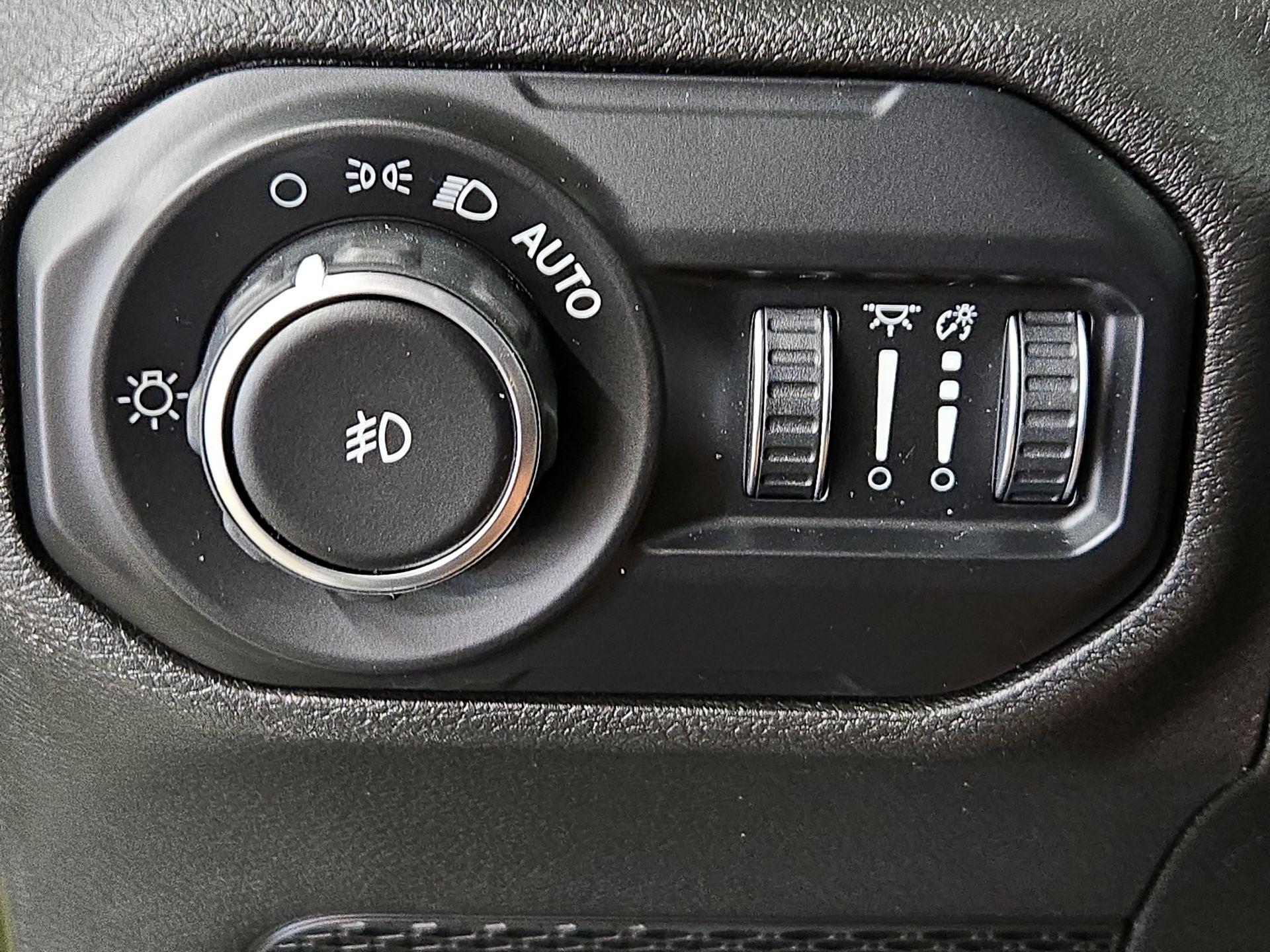 Thumbnail: 2021 Jeep Wrangler - 13