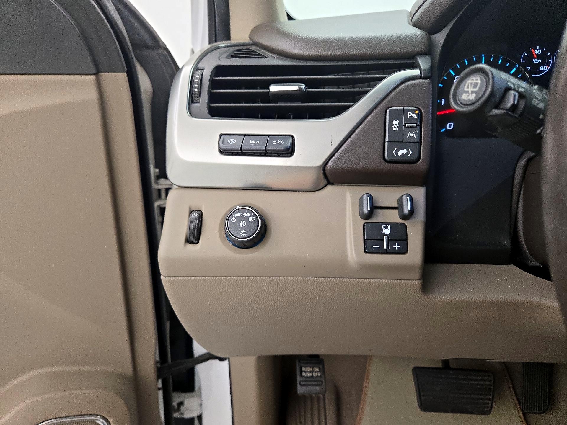 Thumbnail: 2019 Chevrolet Tahoe - 13