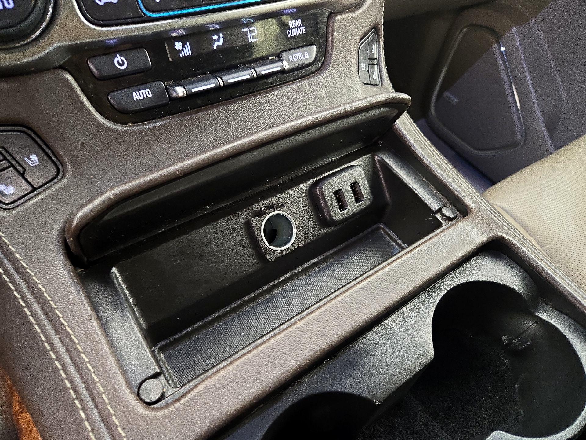 Thumbnail: 2019 Chevrolet Tahoe - 19