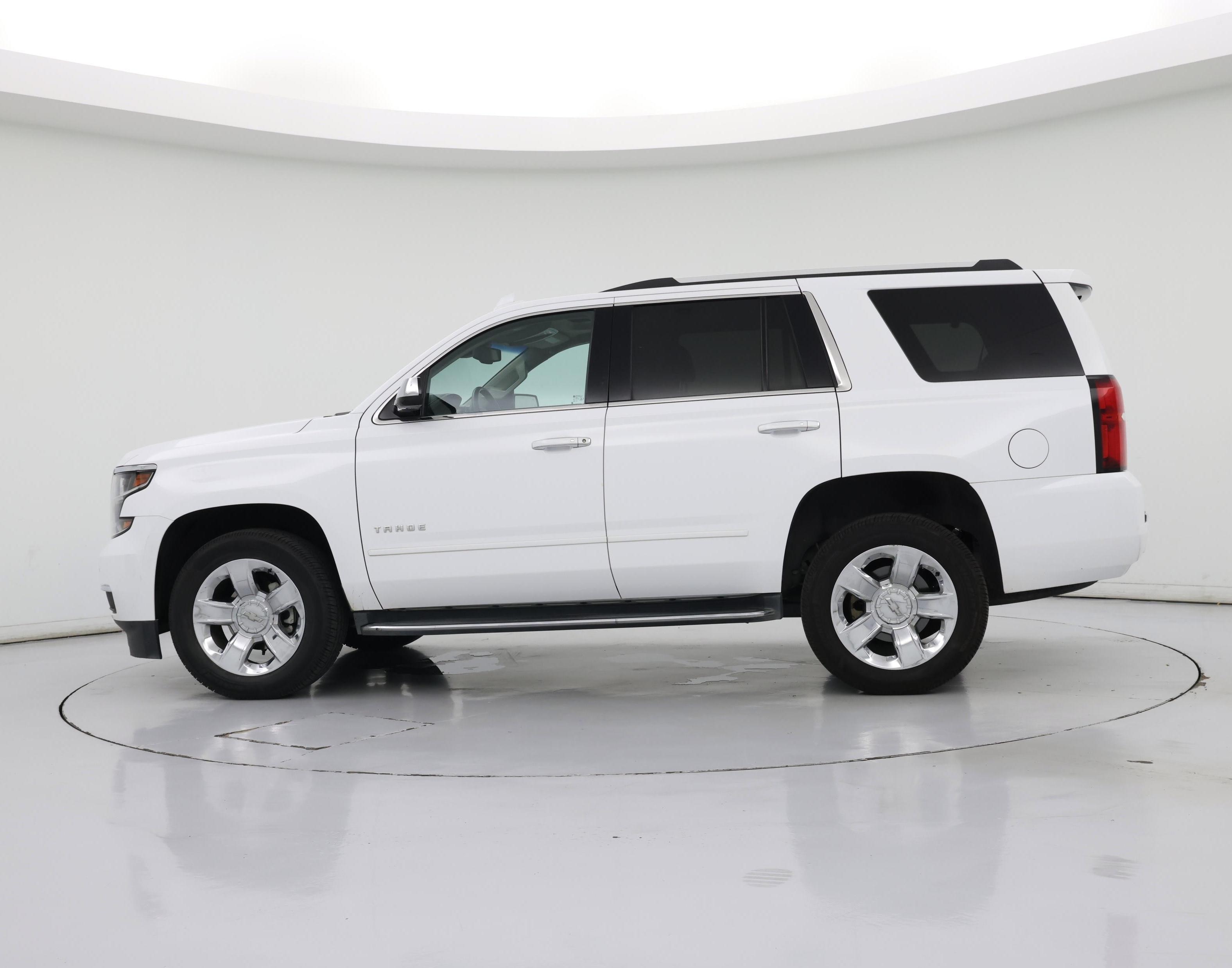 Thumbnail: 2019 Chevrolet Tahoe - 3