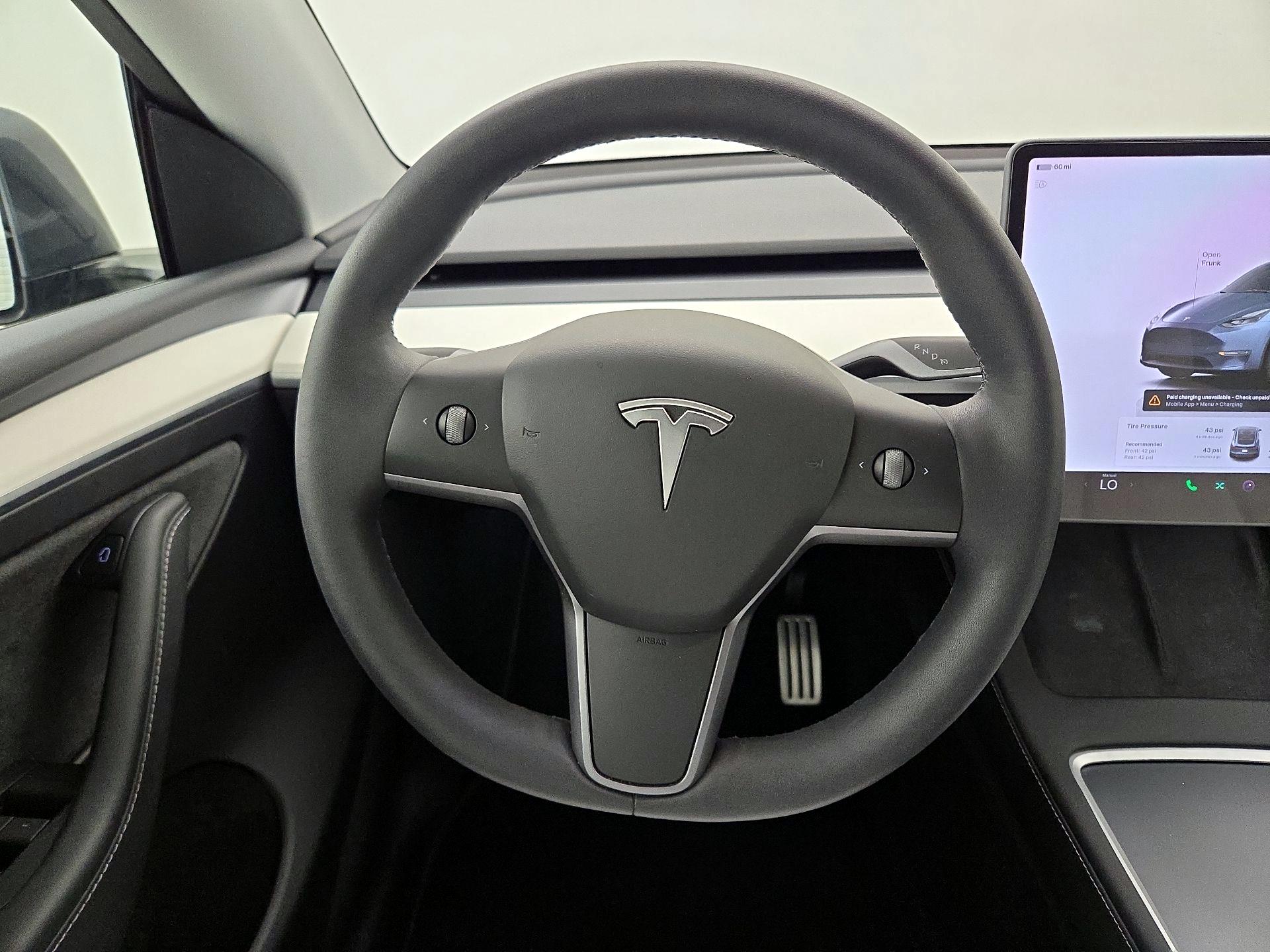 Thumbnail: 2023 Tesla Model Y - 10