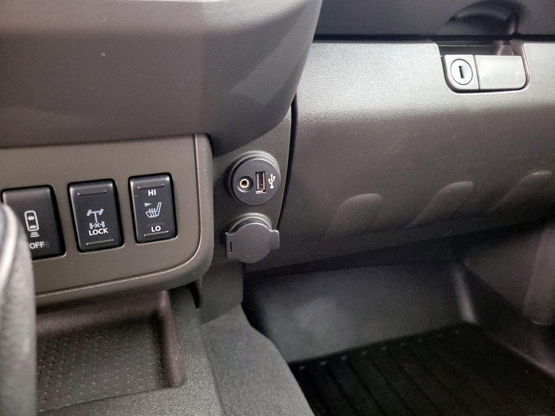 Thumbnail: 2021 Nissan Frontier - 18