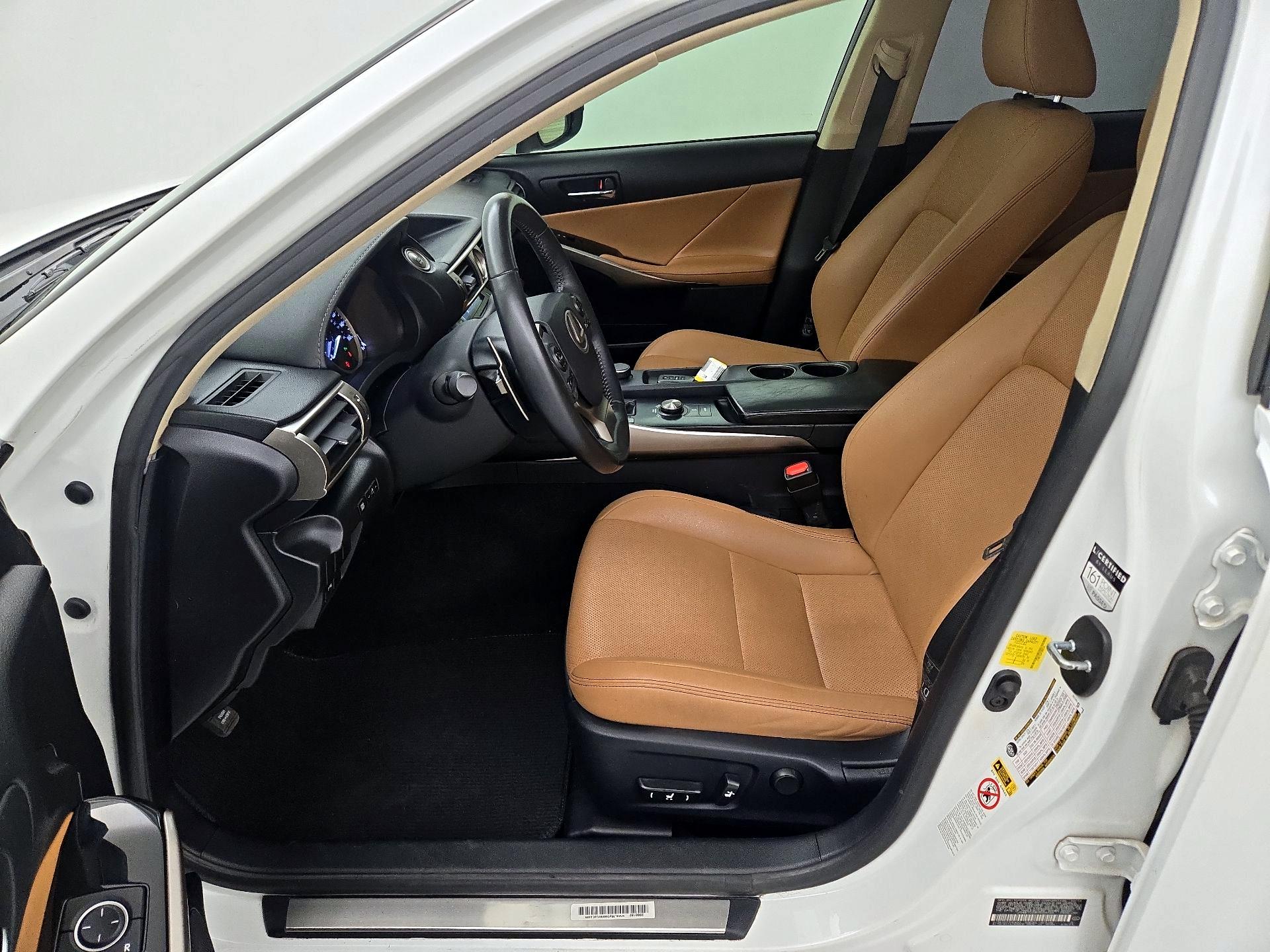 Thumbnail: 2015 Lexus IS - 11