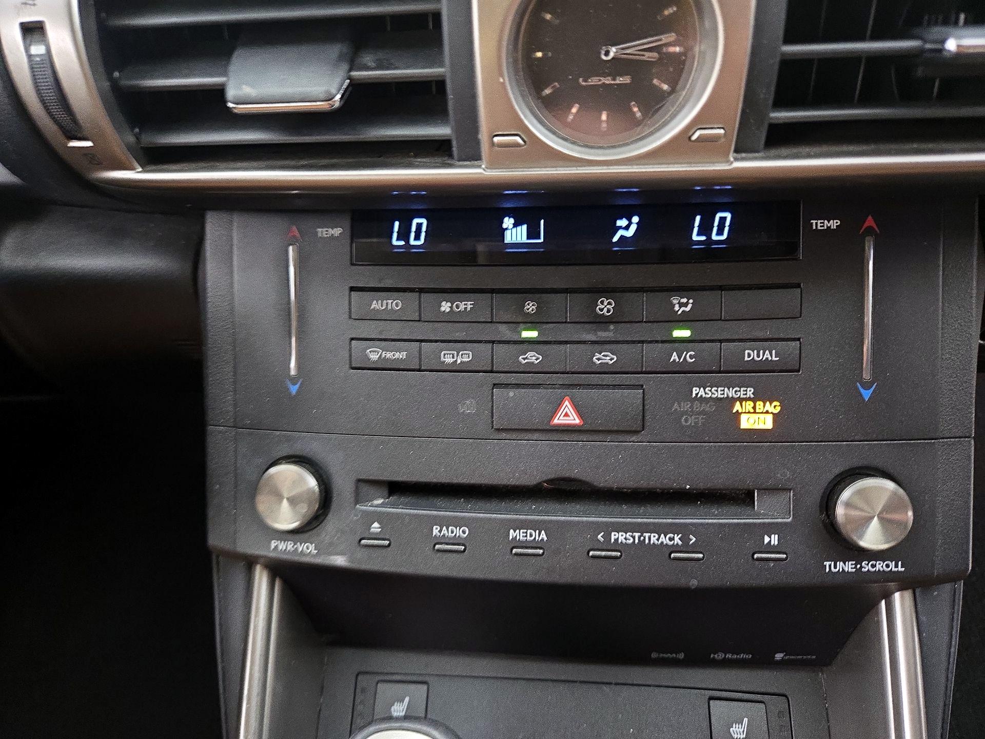 Thumbnail: 2015 Lexus IS - 16
