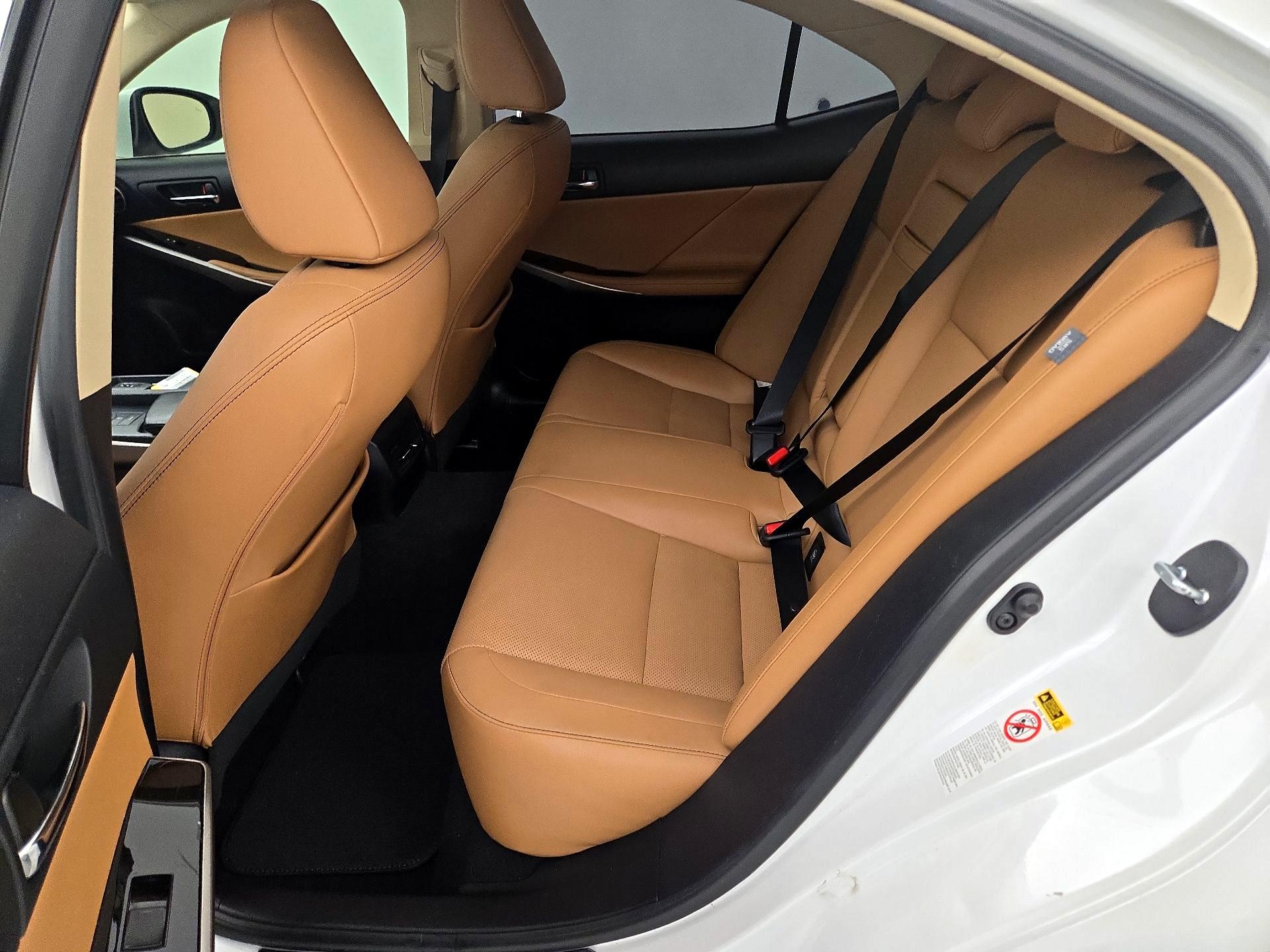 Thumbnail: 2015 Lexus IS - 20