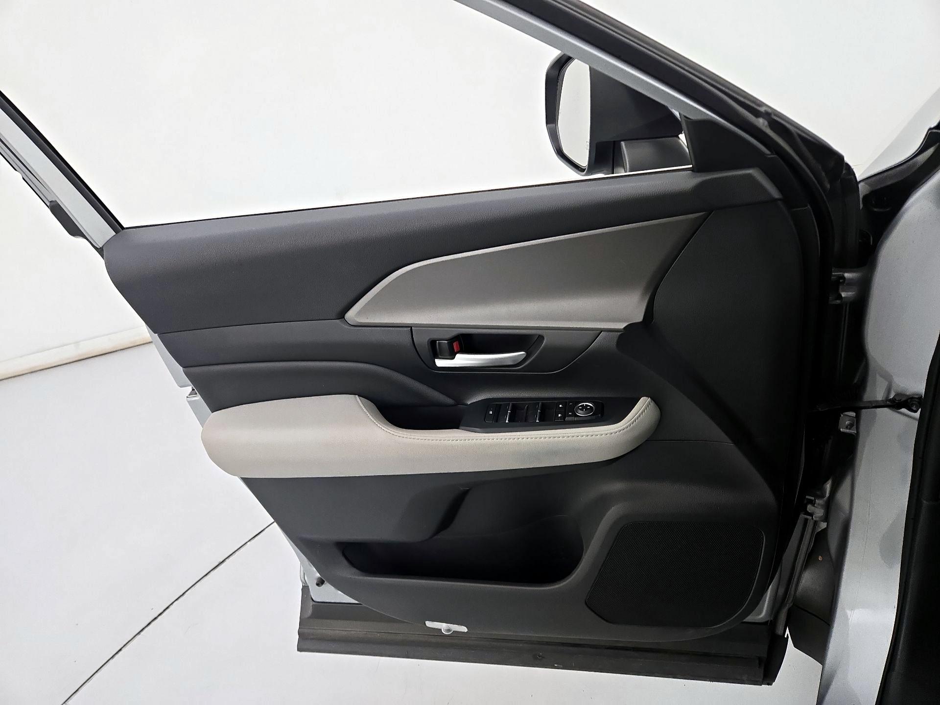 Thumbnail: 2024 Toyota Grand Highlander - 12