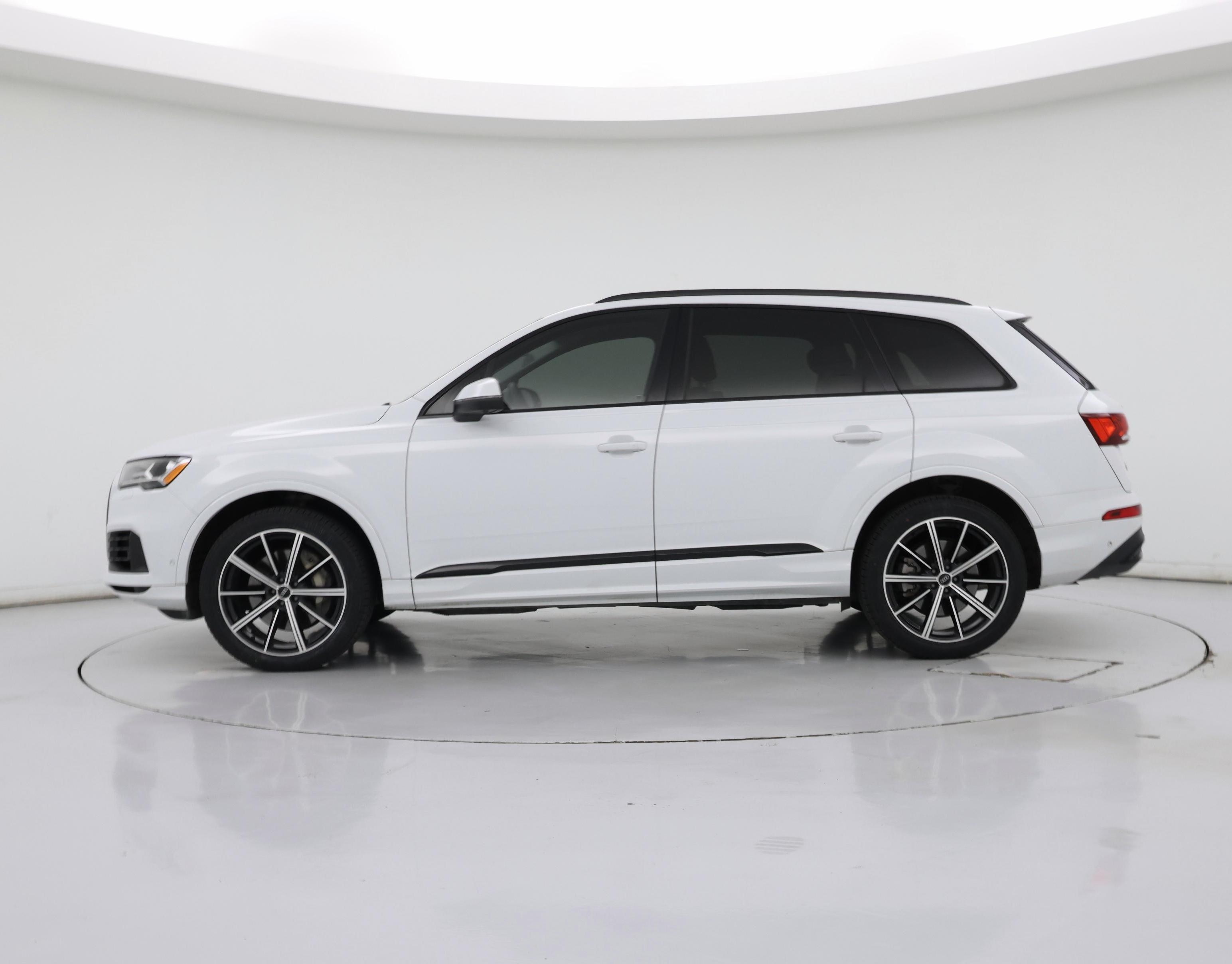 Thumbnail: 2021 Audi Q7 - 3
