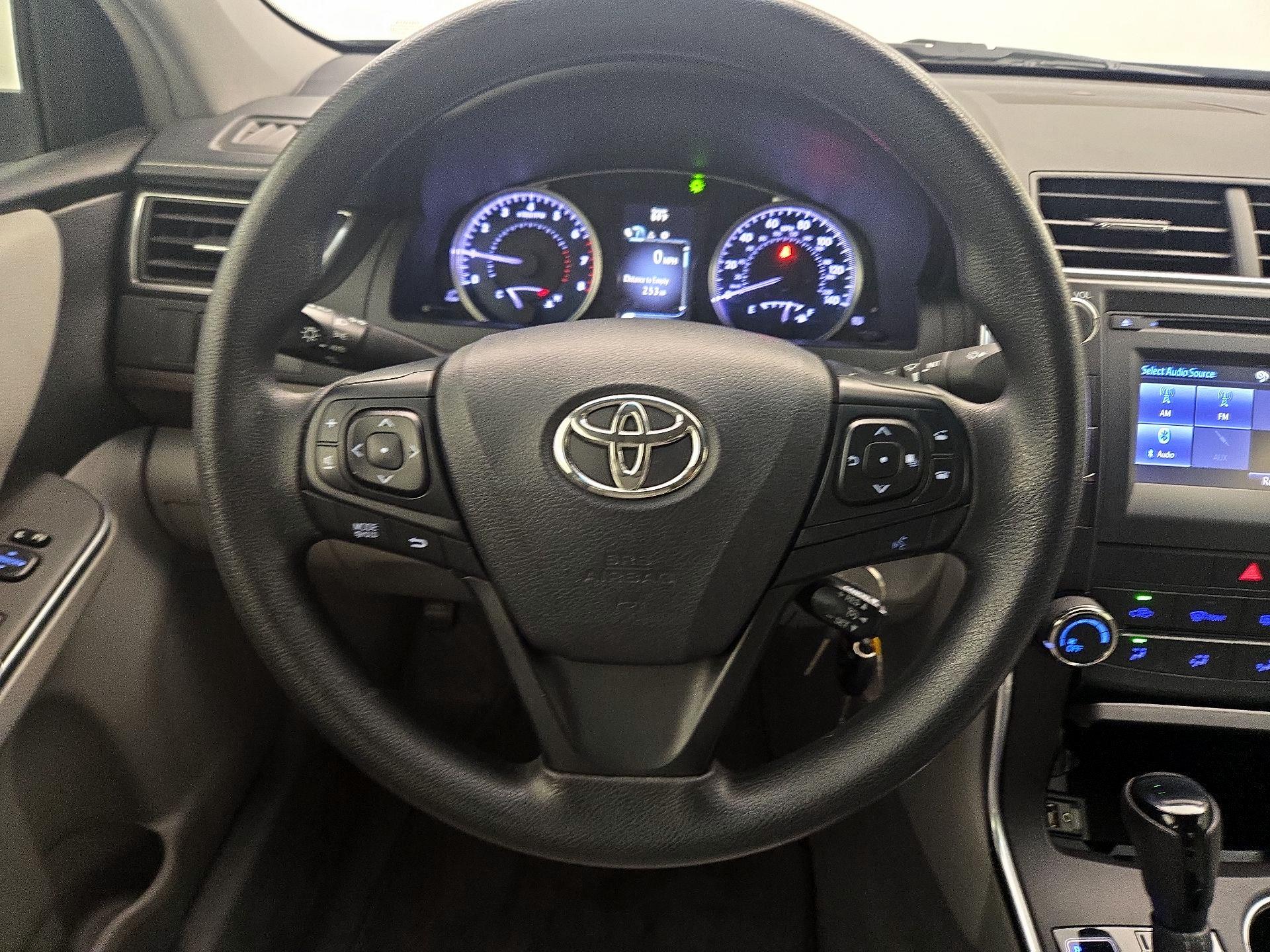 Thumbnail: 2016 Toyota Camry - 10