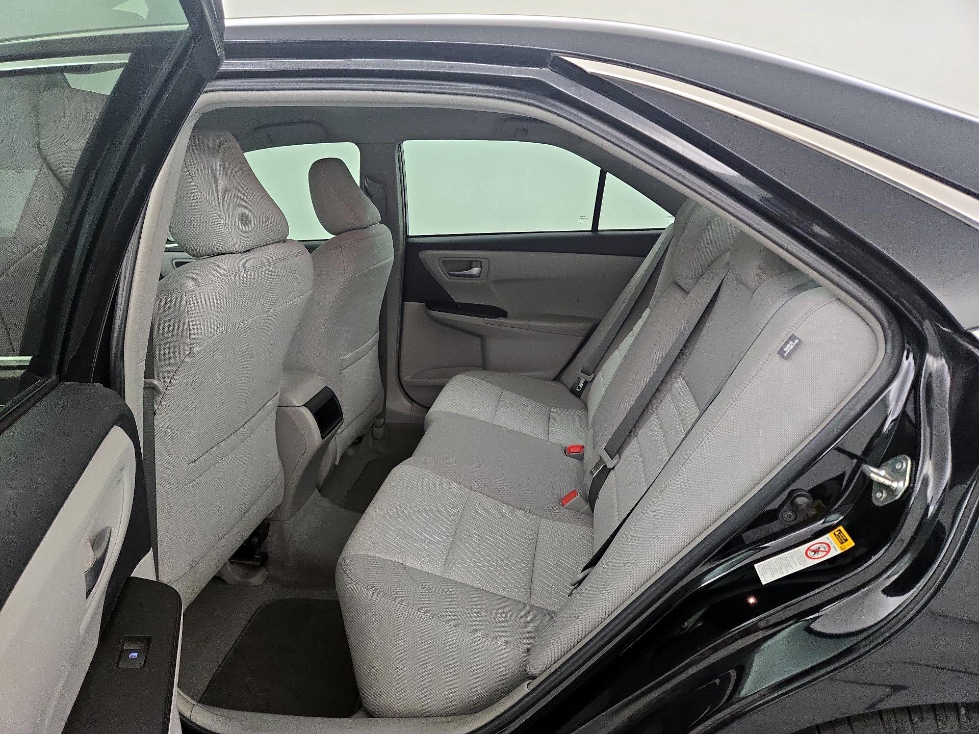 Thumbnail: 2016 Toyota Camry - 18