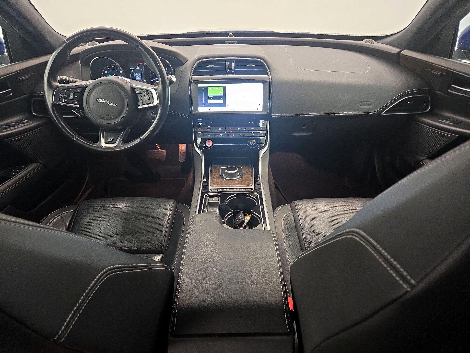 Thumbnail: 2017 Jaguar XE - 9
