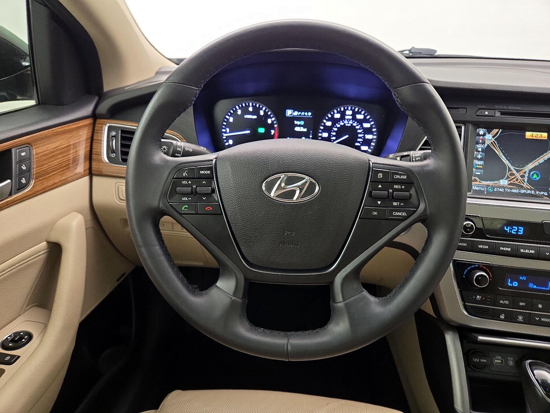 Thumbnail: 2015 Hyundai Sonata - 10