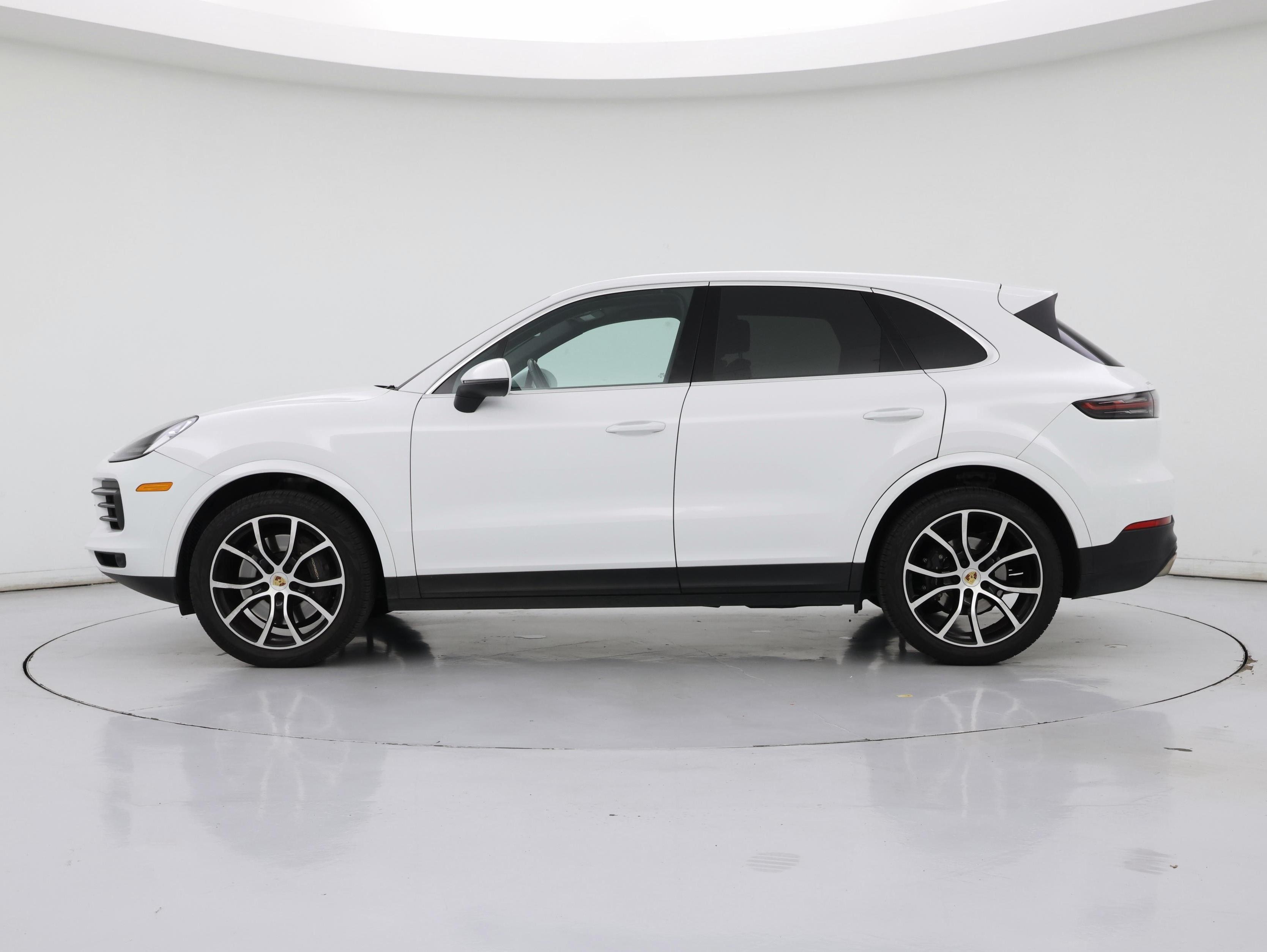 Thumbnail: 2023 Porsche Cayenne - 3