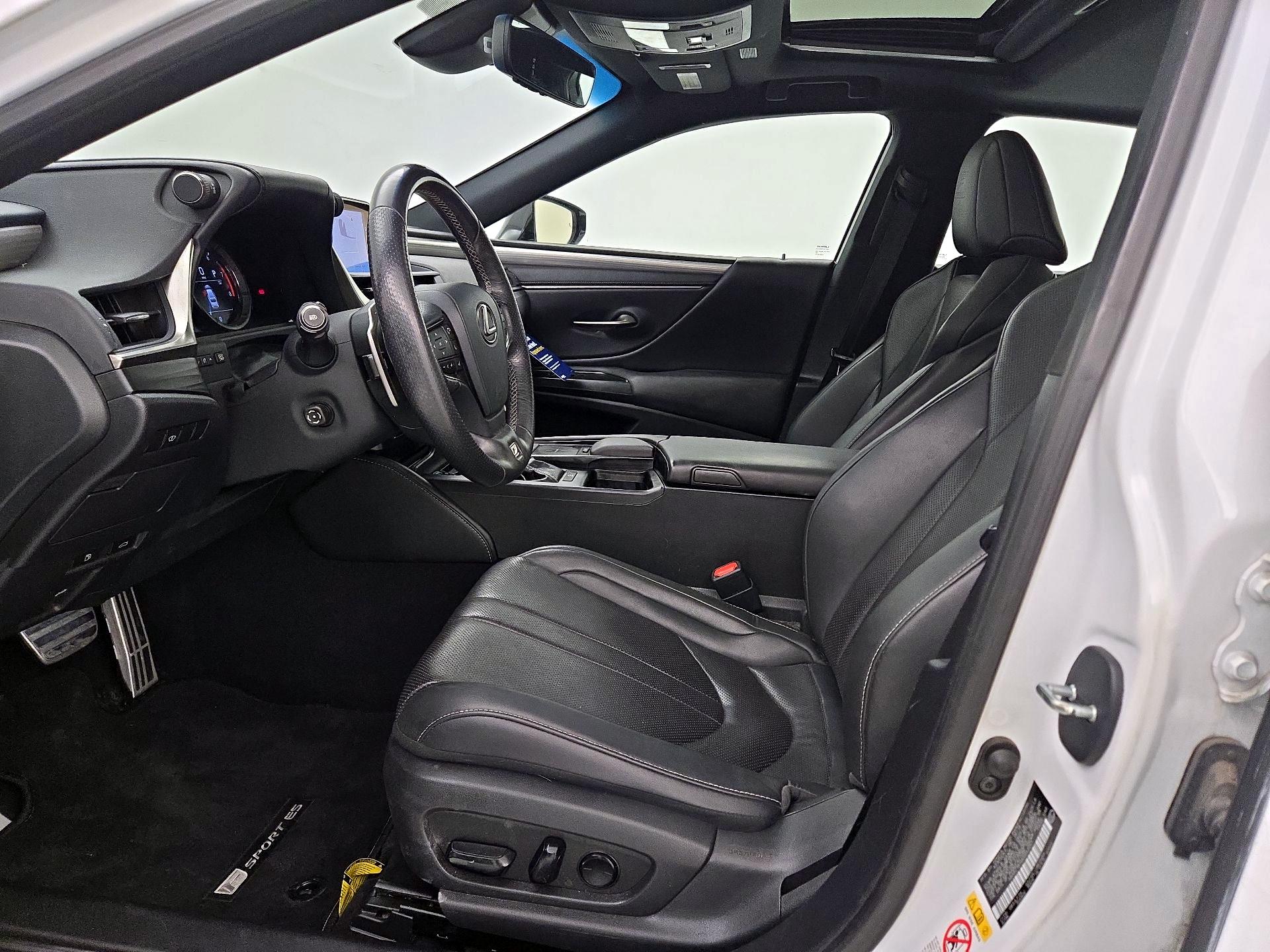 Thumbnail: 2019 Lexus ES - 11