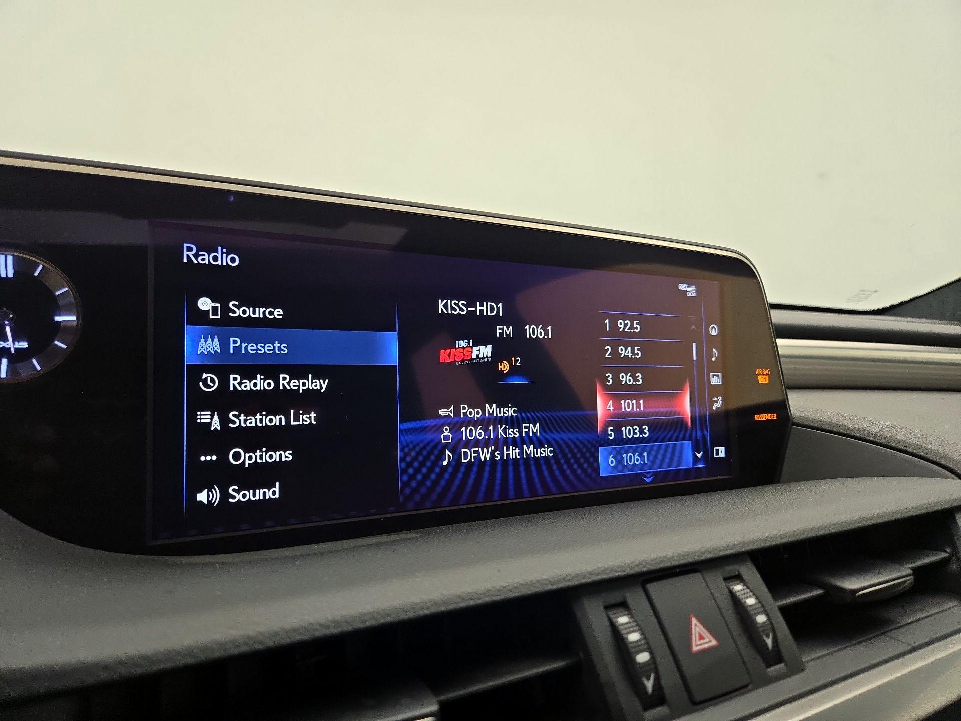 Thumbnail: 2019 Lexus ES - 16