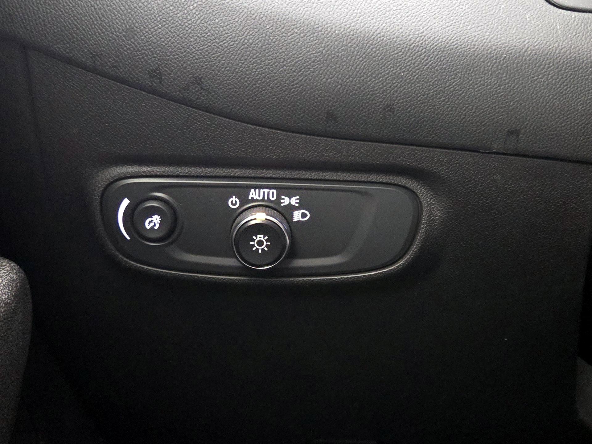 Thumbnail: 2022 Chevrolet Equinox - 13