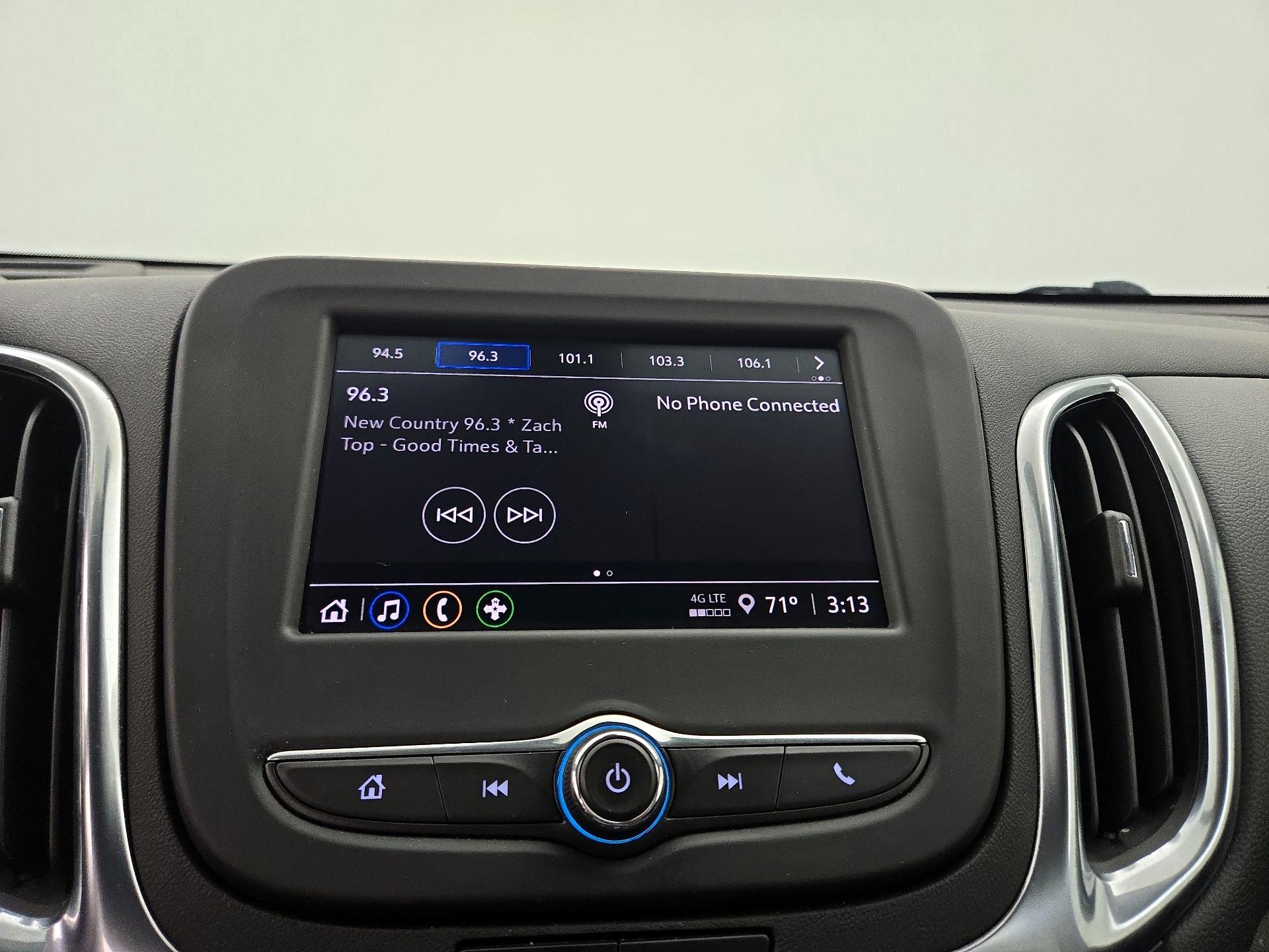 Thumbnail: 2022 Chevrolet Equinox - 15