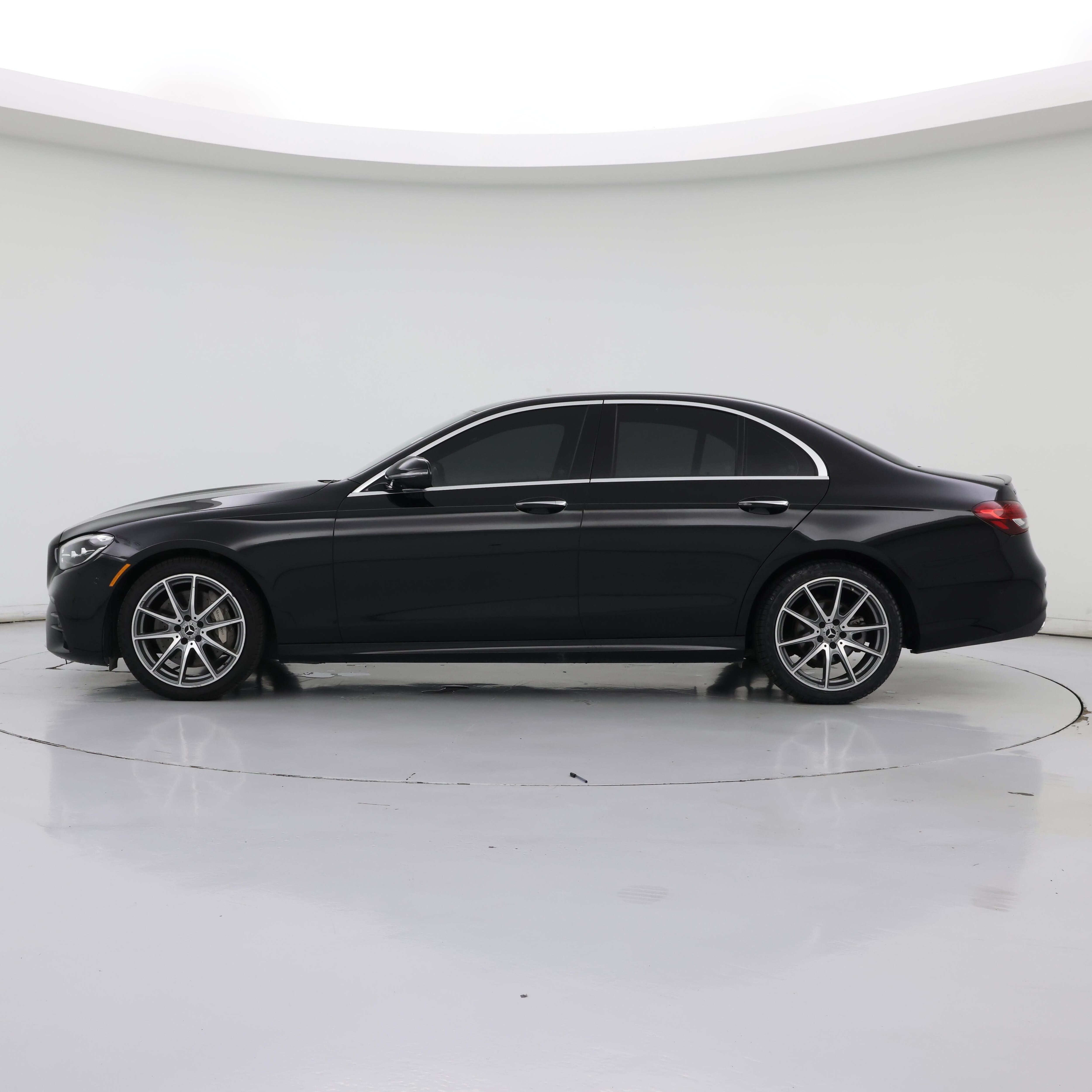 Thumbnail: 2022 Mercedes-Benz E-Class - 3