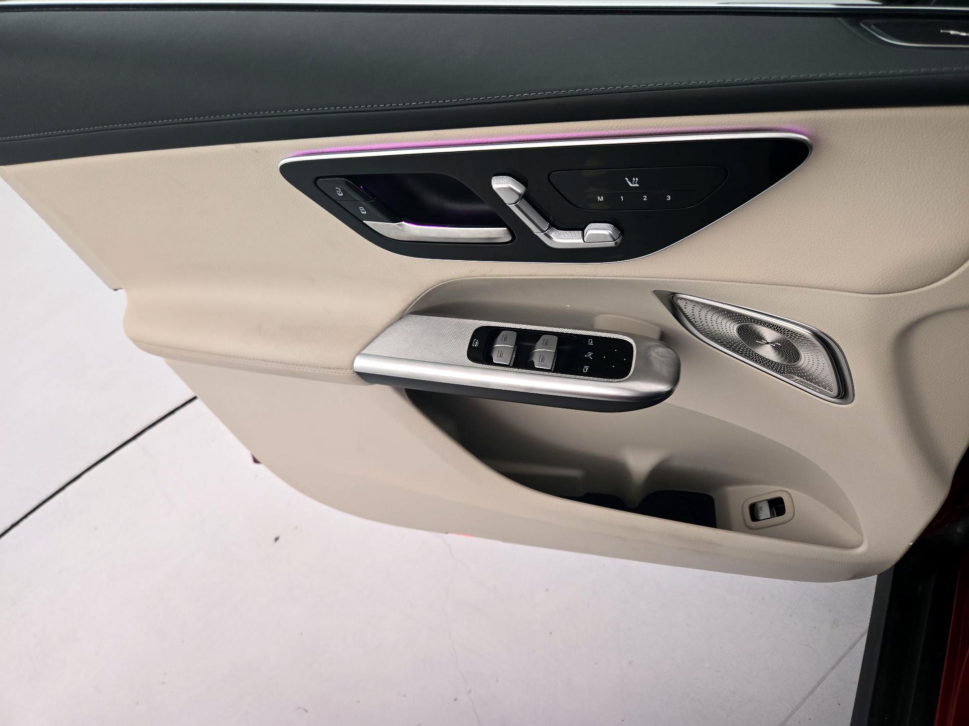 Thumbnail: 2024 Mercedes-Benz GLC - 12