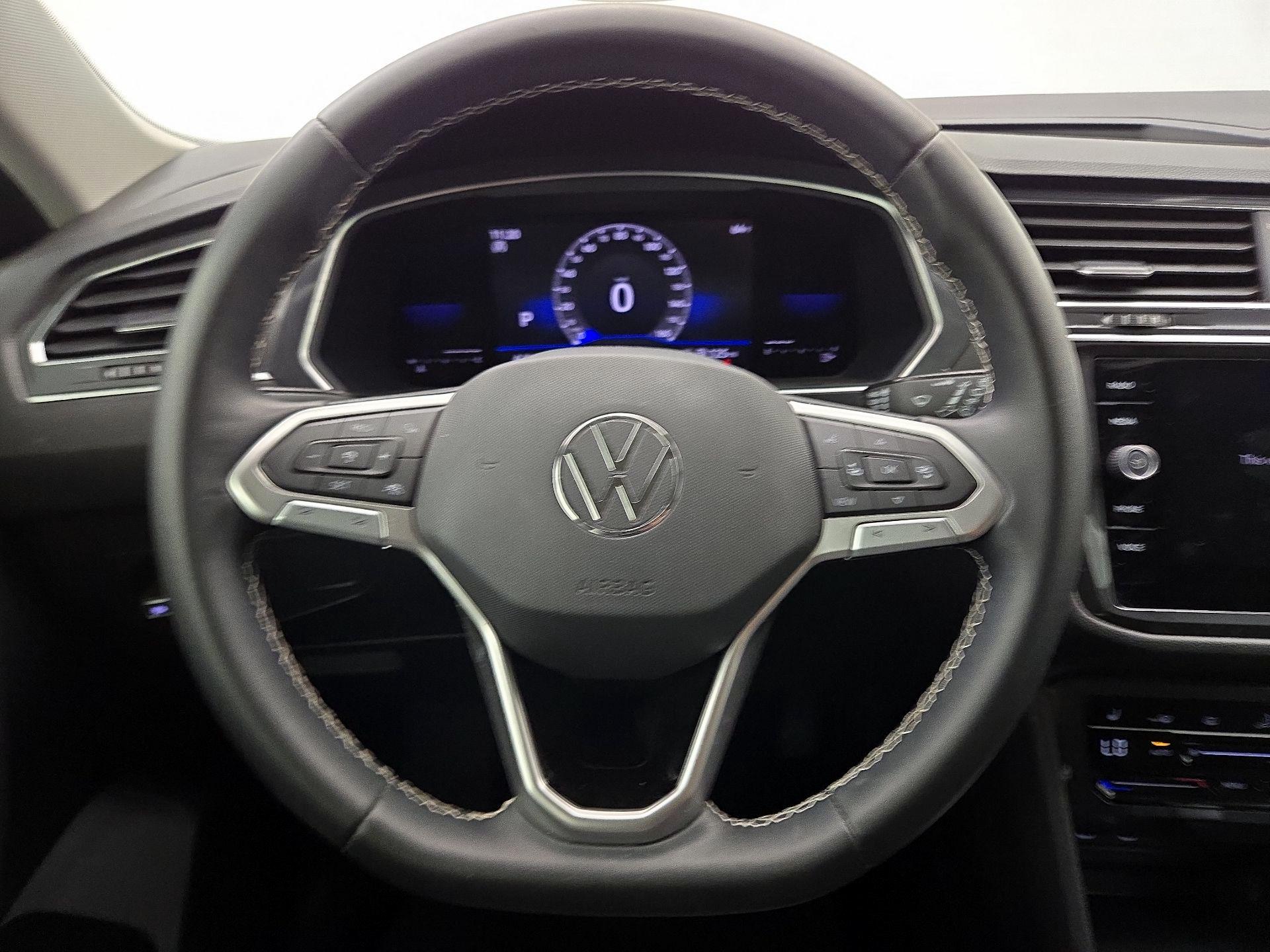 Thumbnail: 2023 Volkswagen Tiguan - 10