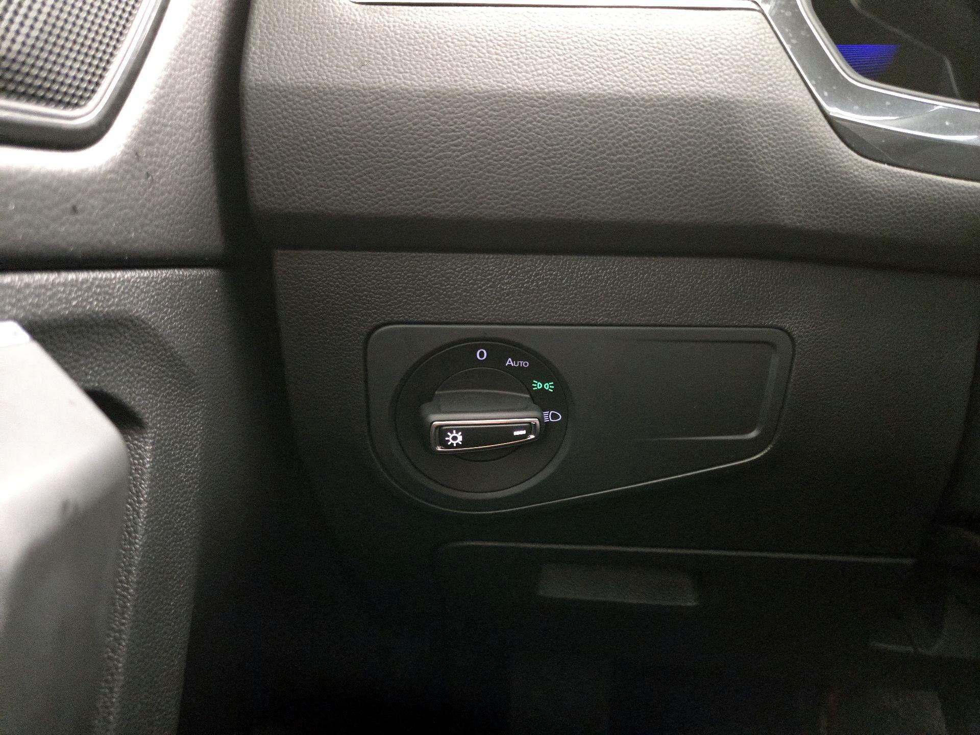 Thumbnail: 2023 Volkswagen Tiguan - 13