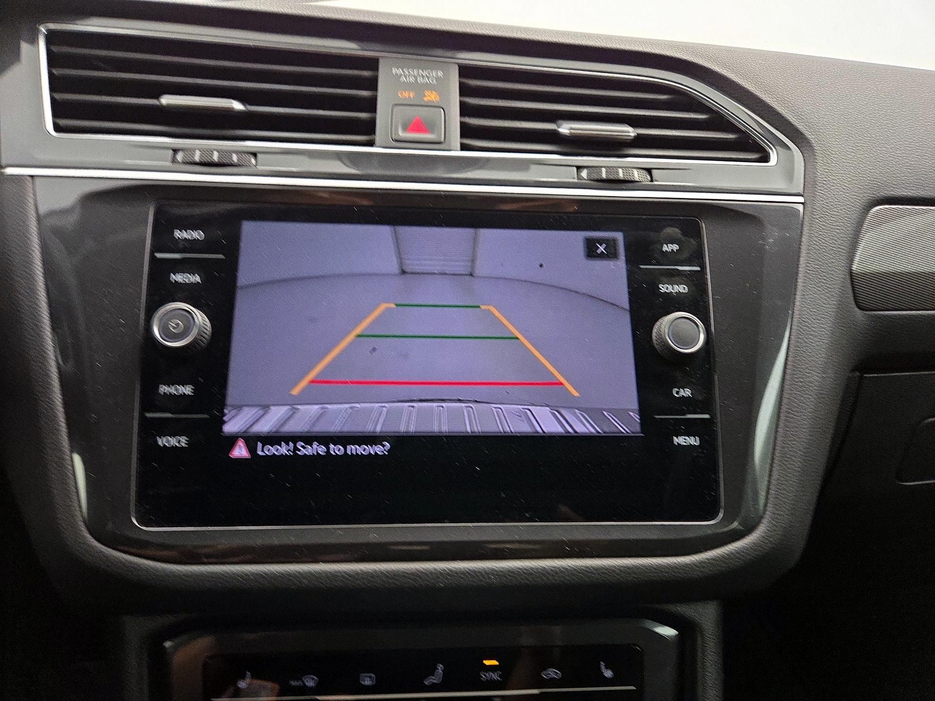 Thumbnail: 2023 Volkswagen Tiguan - 14