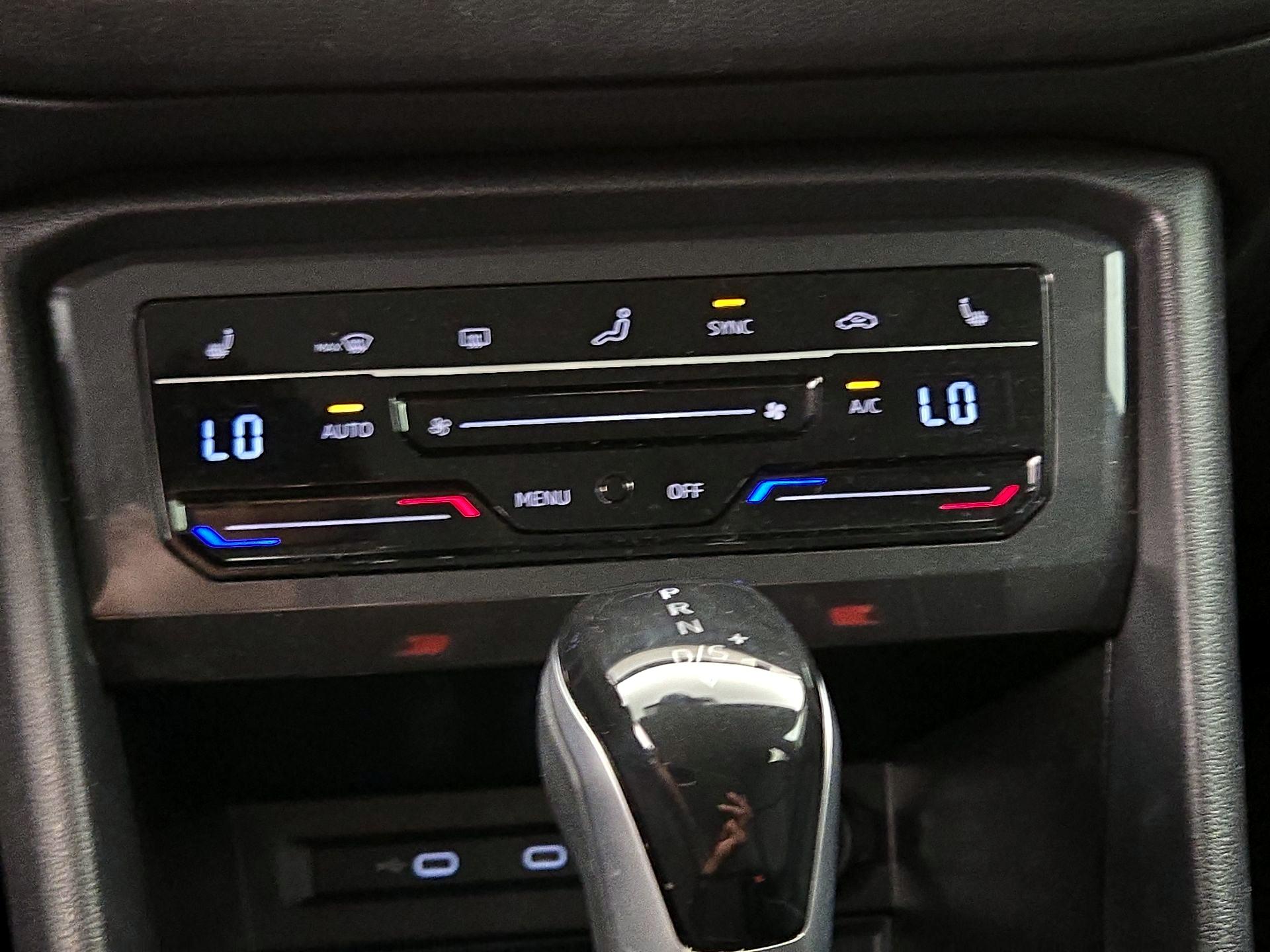 Thumbnail: 2023 Volkswagen Tiguan - 16