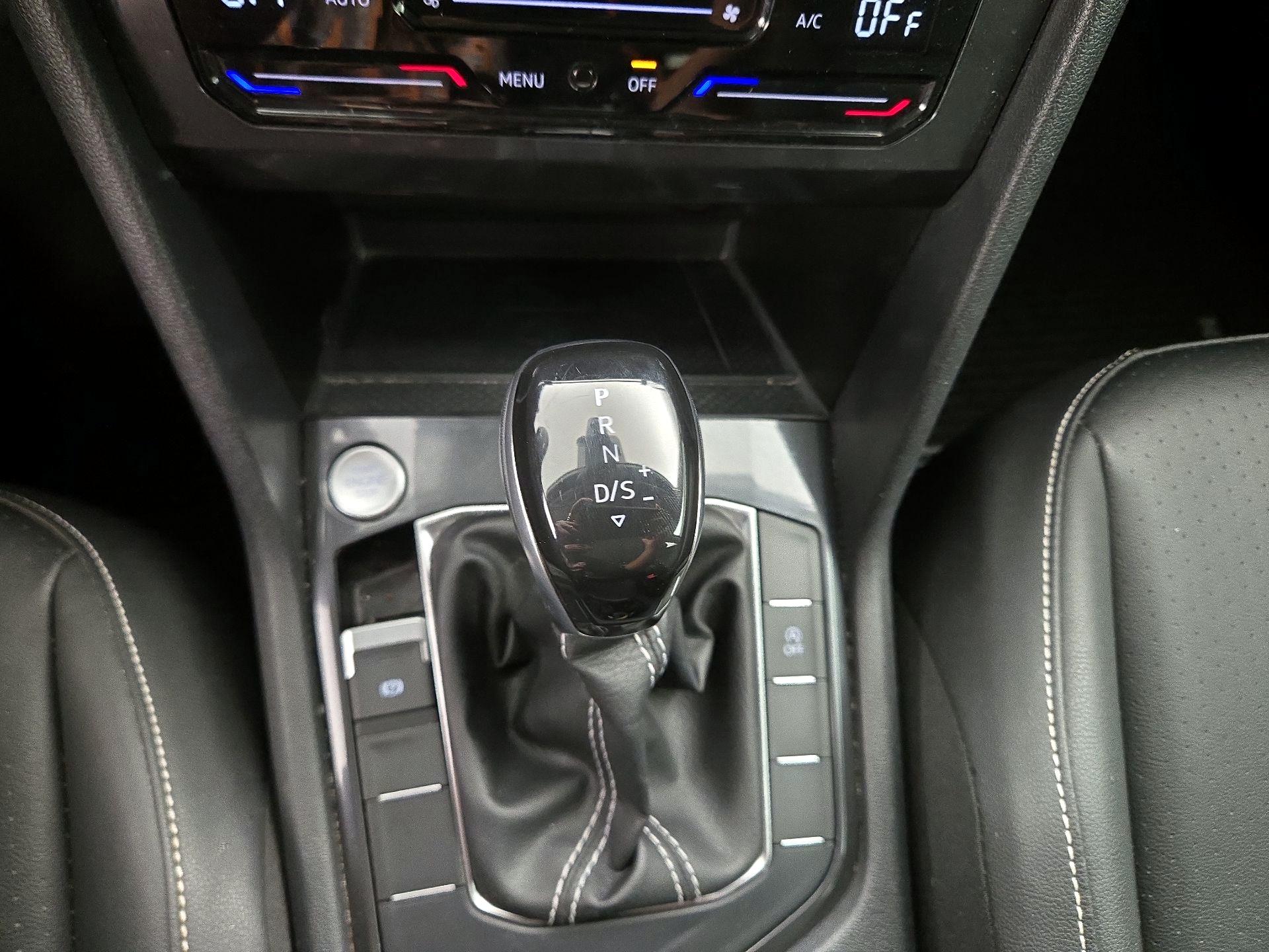 Thumbnail: 2023 Volkswagen Tiguan - 17