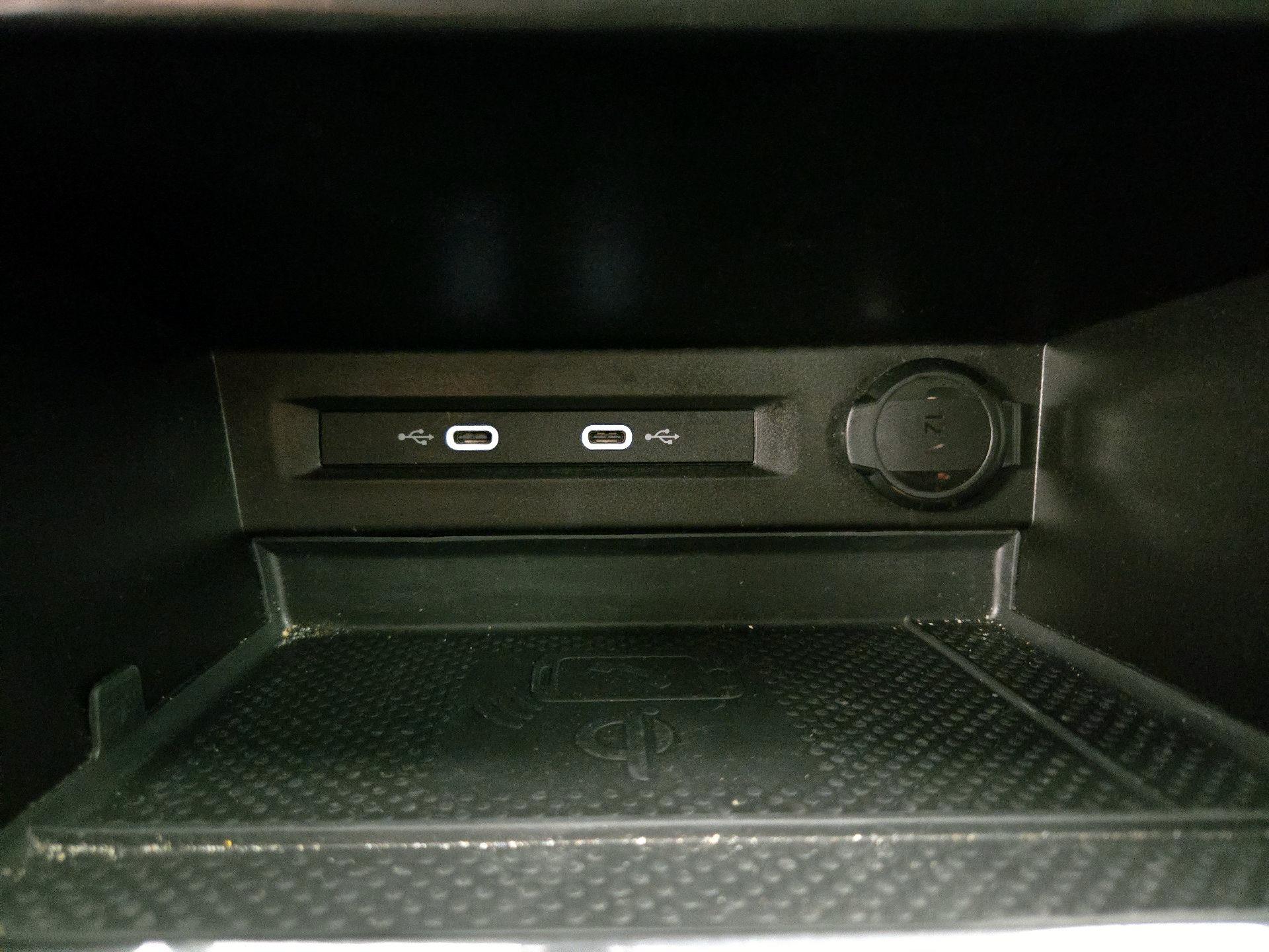 Thumbnail: 2023 Volkswagen Tiguan - 18