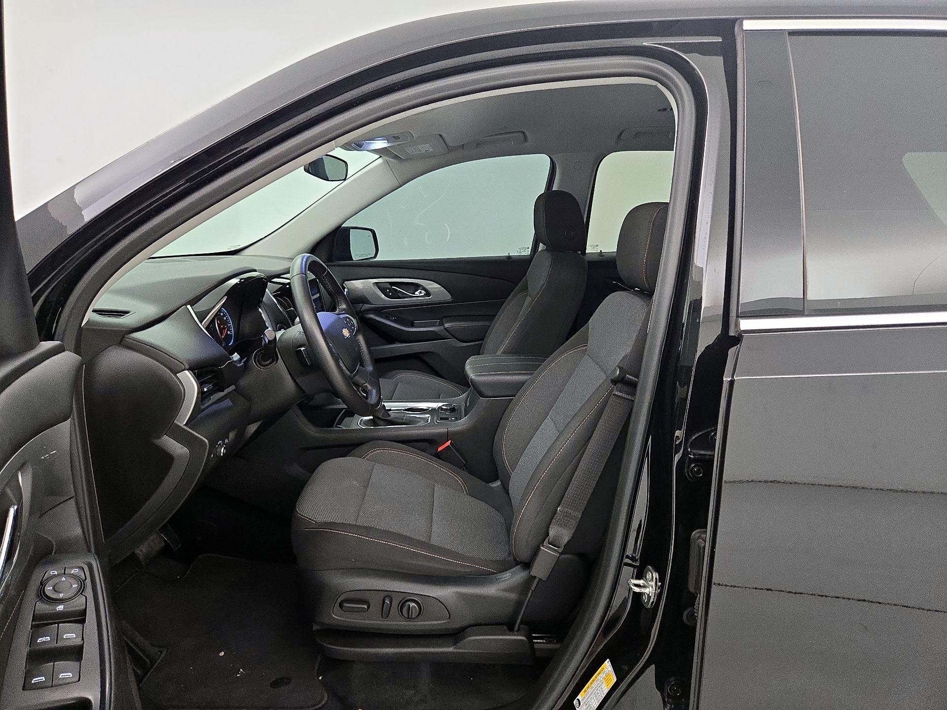 Thumbnail: 2021 Chevrolet Traverse - 11