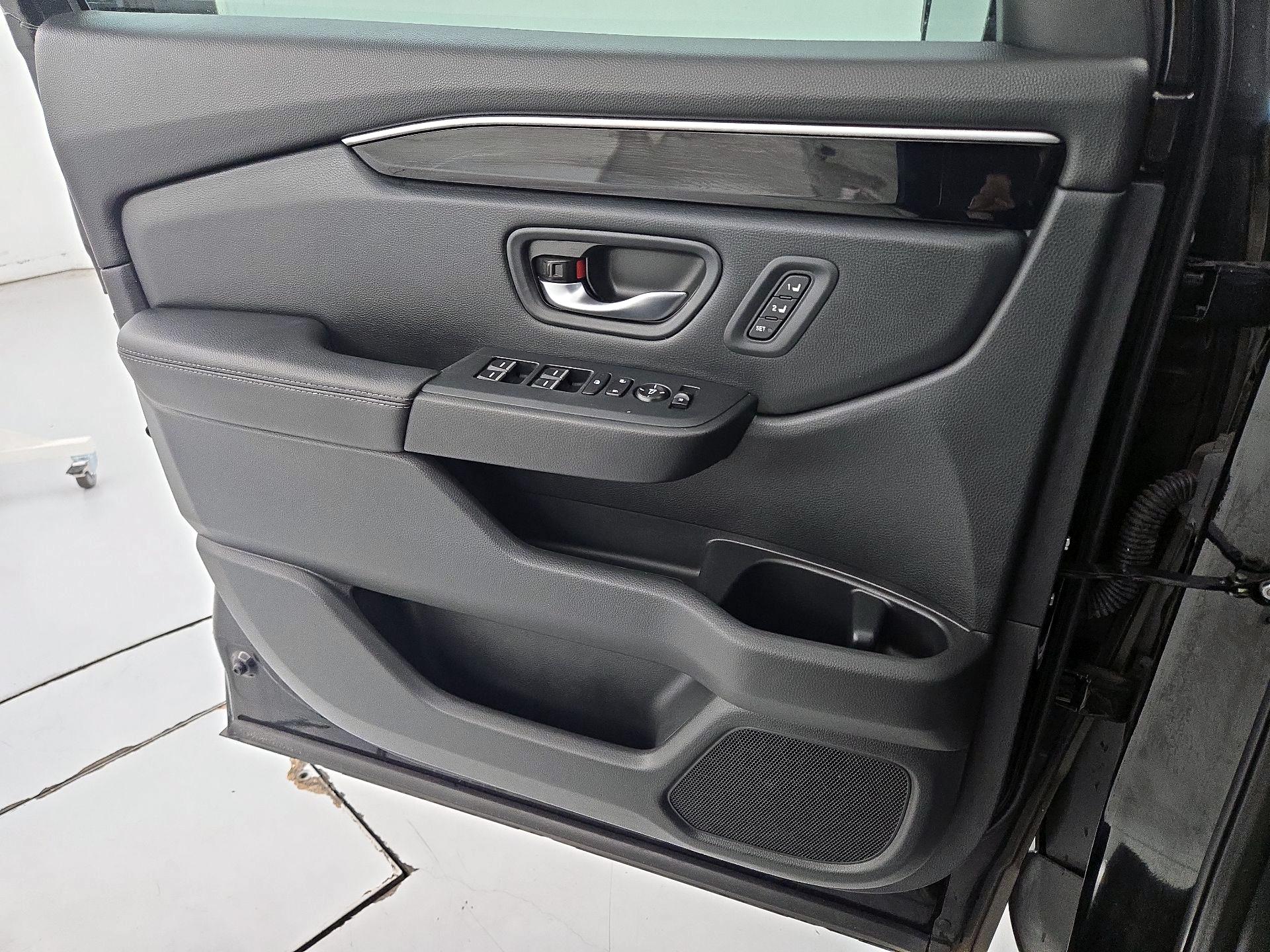 Thumbnail: 2023 Honda Pilot - 12