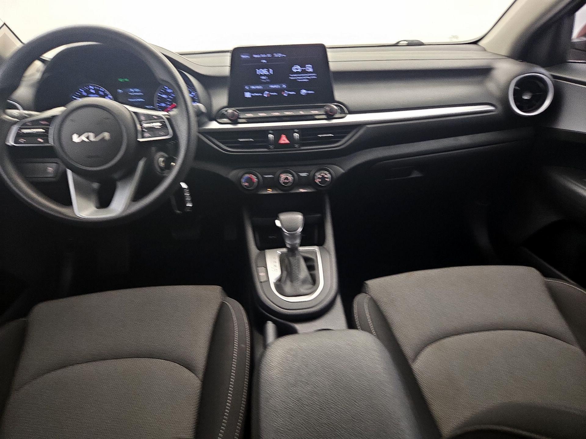 Thumbnail: 2022 Kia Forte - 9