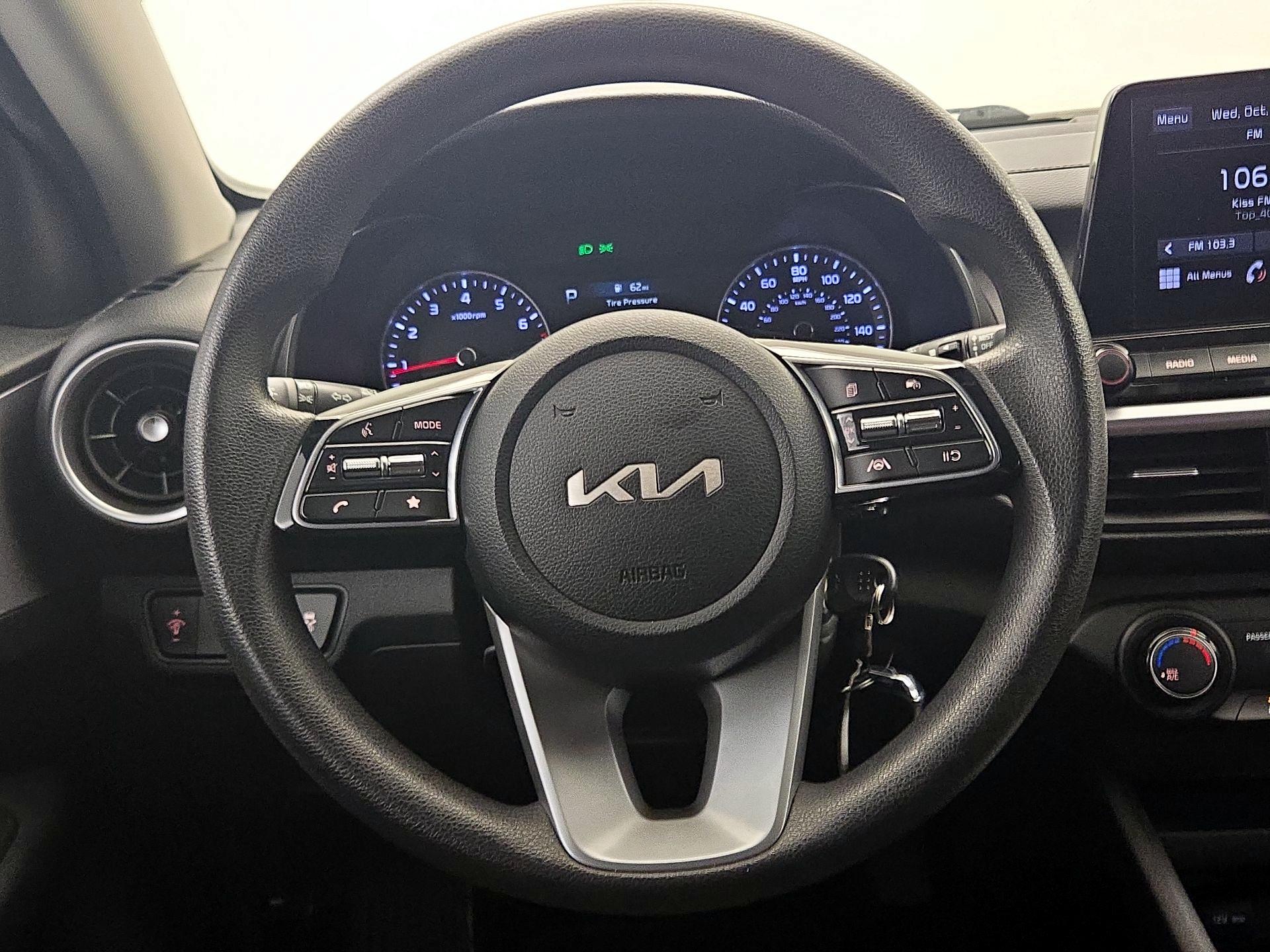 Thumbnail: 2022 Kia Forte - 10