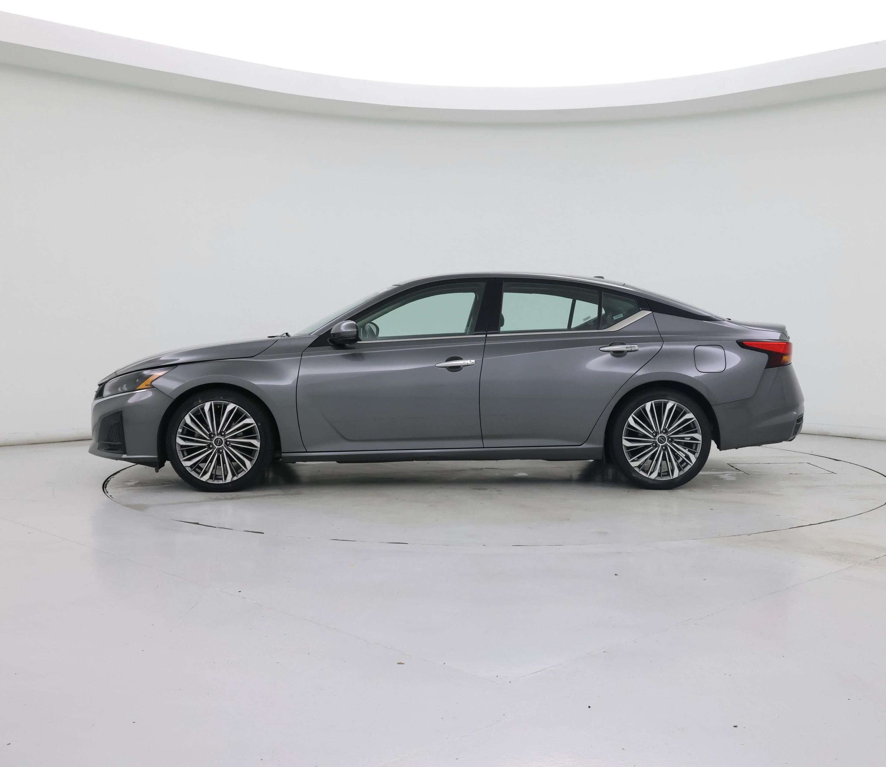 Thumbnail: 2023 Nissan Altima - 3