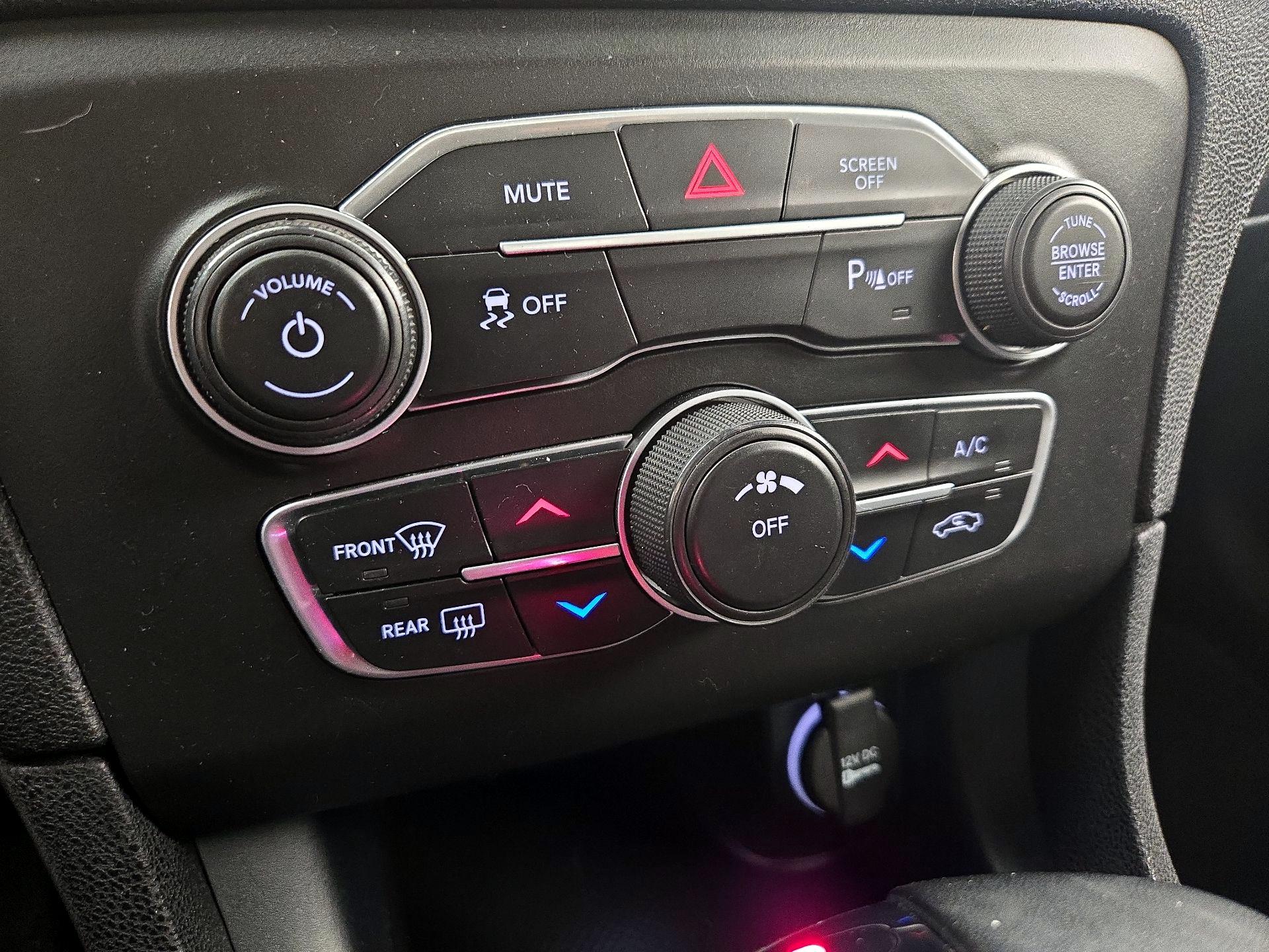 Thumbnail: 2022 Dodge Charger - 16