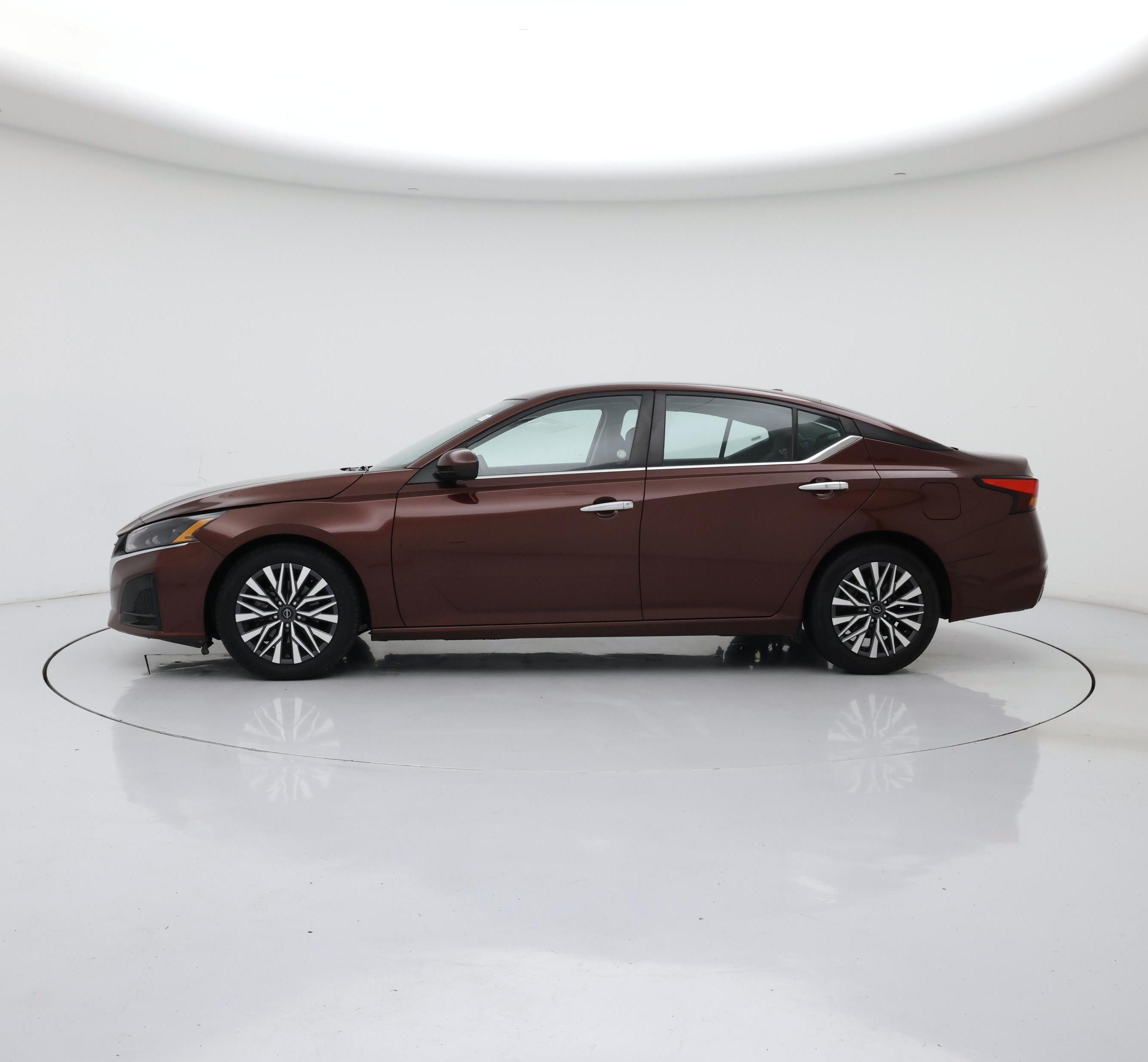 Thumbnail: 2023 Nissan Altima - 3