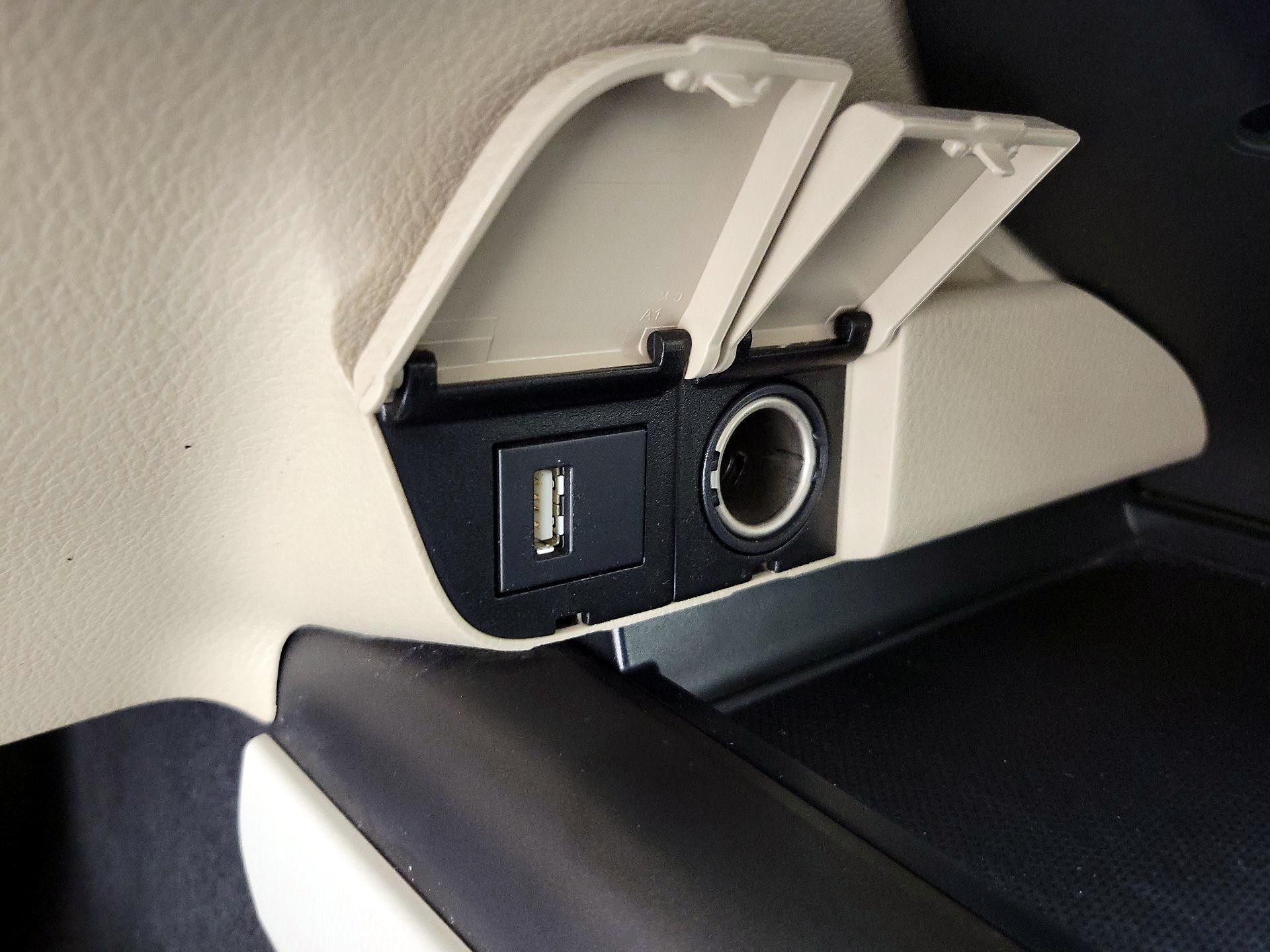 Thumbnail: 2021 Toyota Camry - 18