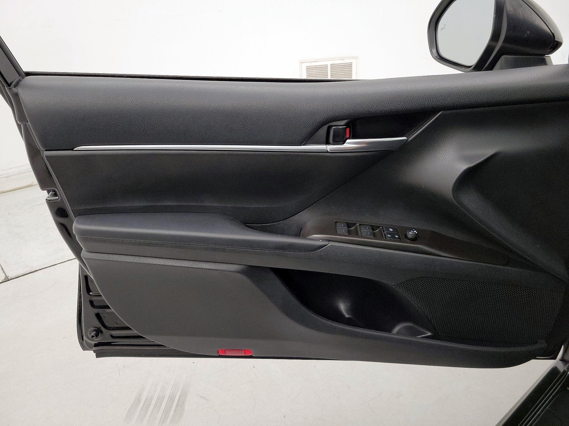 Thumbnail: 2021 Toyota Camry - 12