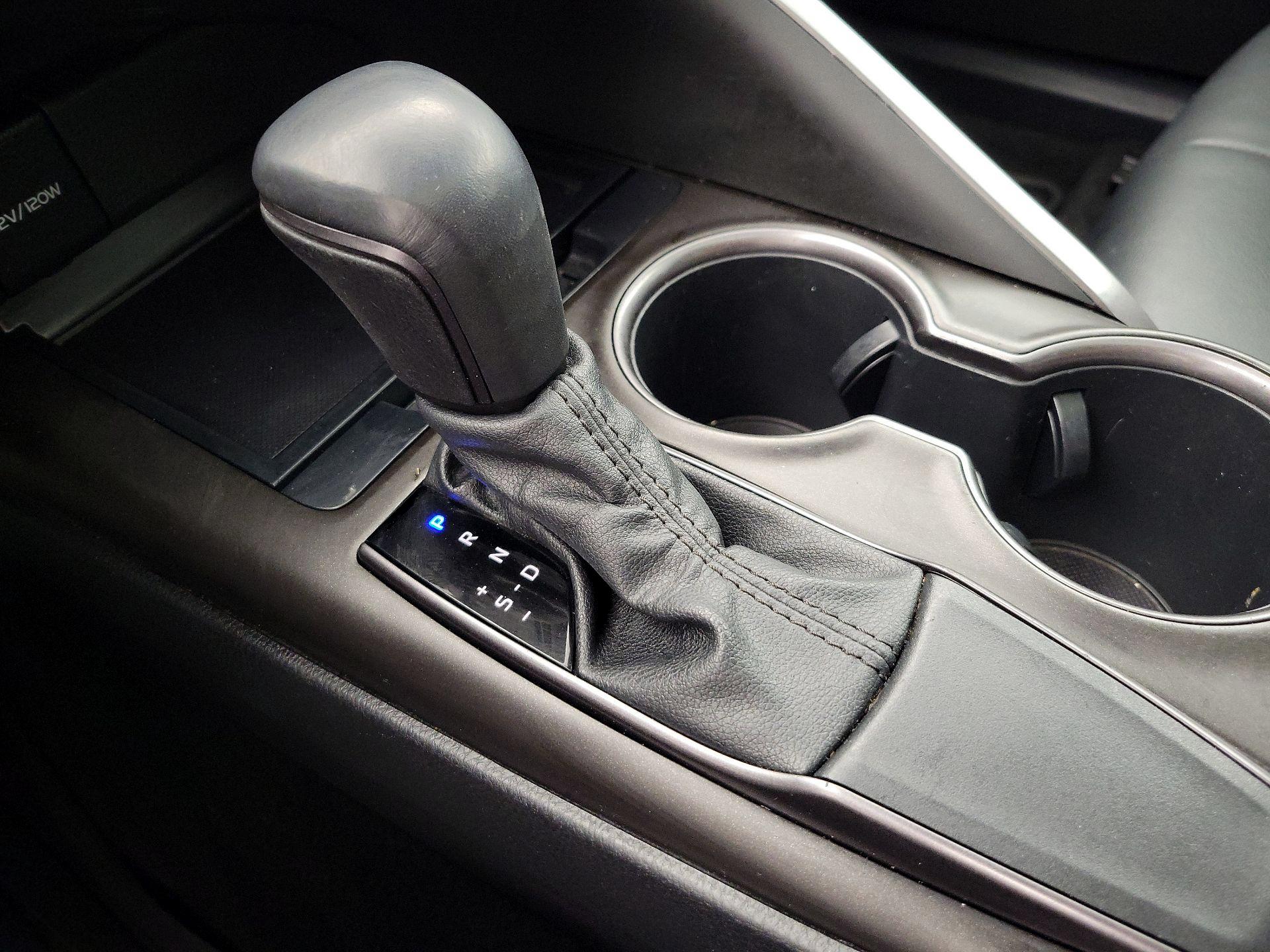 Thumbnail: 2021 Toyota Camry - 17